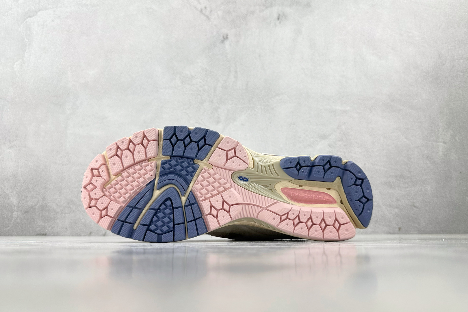 240 大厂出品 Hype DC x New Balance NB 2002R 米色 M2002RHE