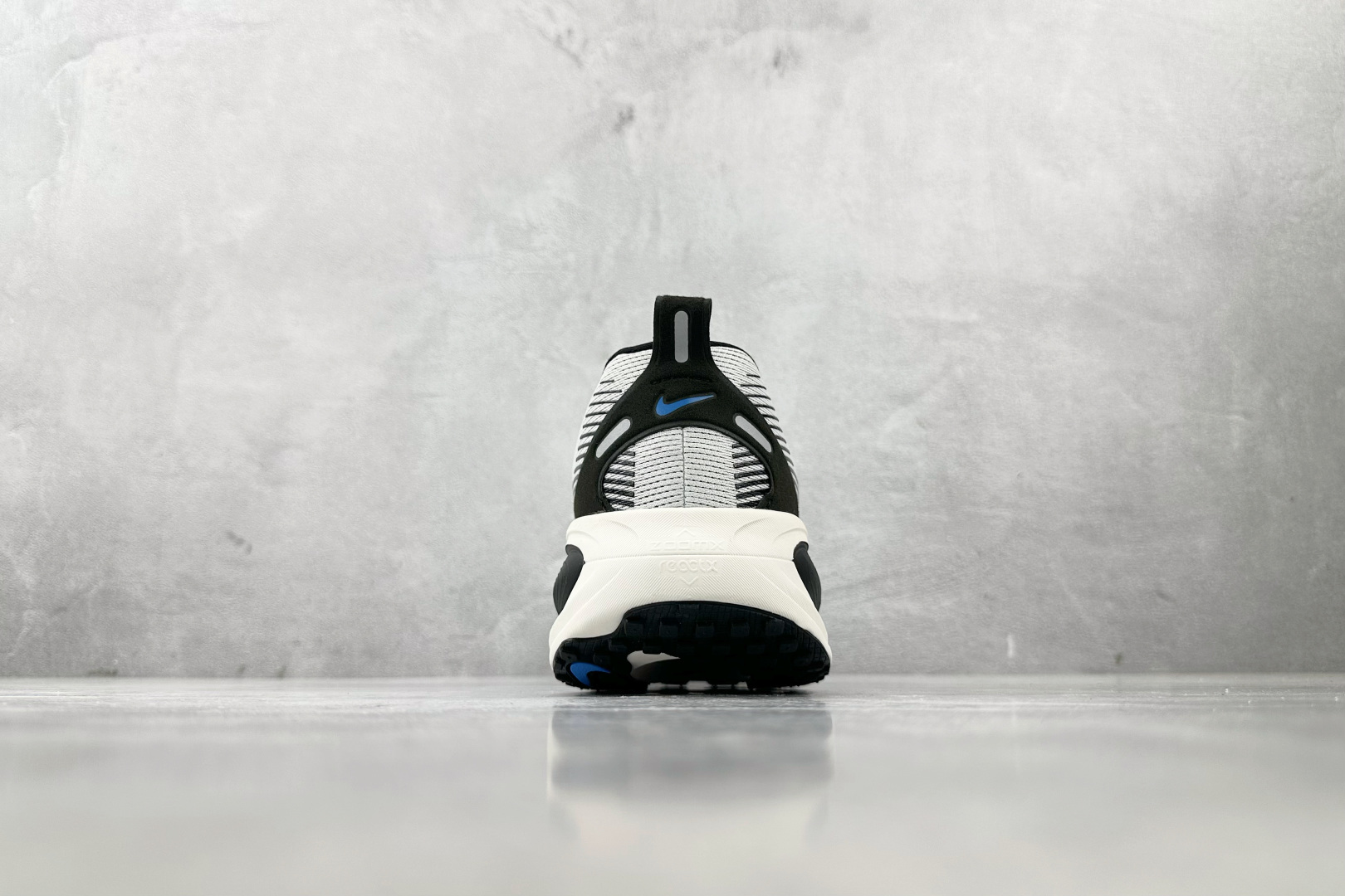 图片[9]-GT  全套数据私模 Nike Vomero 18 灰蓝色 货号：IB7722-100 尺码：36 36.5 37.5 38 38.5 39 40 40.5 41 42 42.5 43 44 44.5 45-选品中心