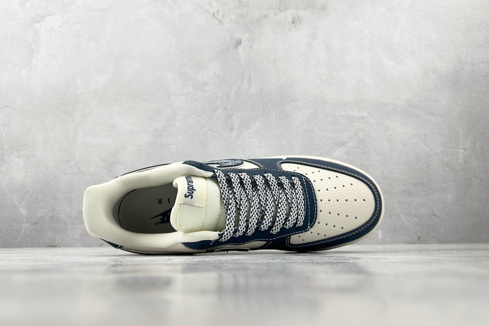 260 Nike Air Force 1'07 supreme 联名 蓝白 DF0188-069-Chinese  UA Cheap High Quatity Brand  Clothes Bags handbags Sneakers wholesale wholesaler seller from China Factory suppliers Fashion Clothing  Shoes best Quality Beautiful Price  260 Nike Air Force 1'07 supreme 联名 蓝白 DF0188-069