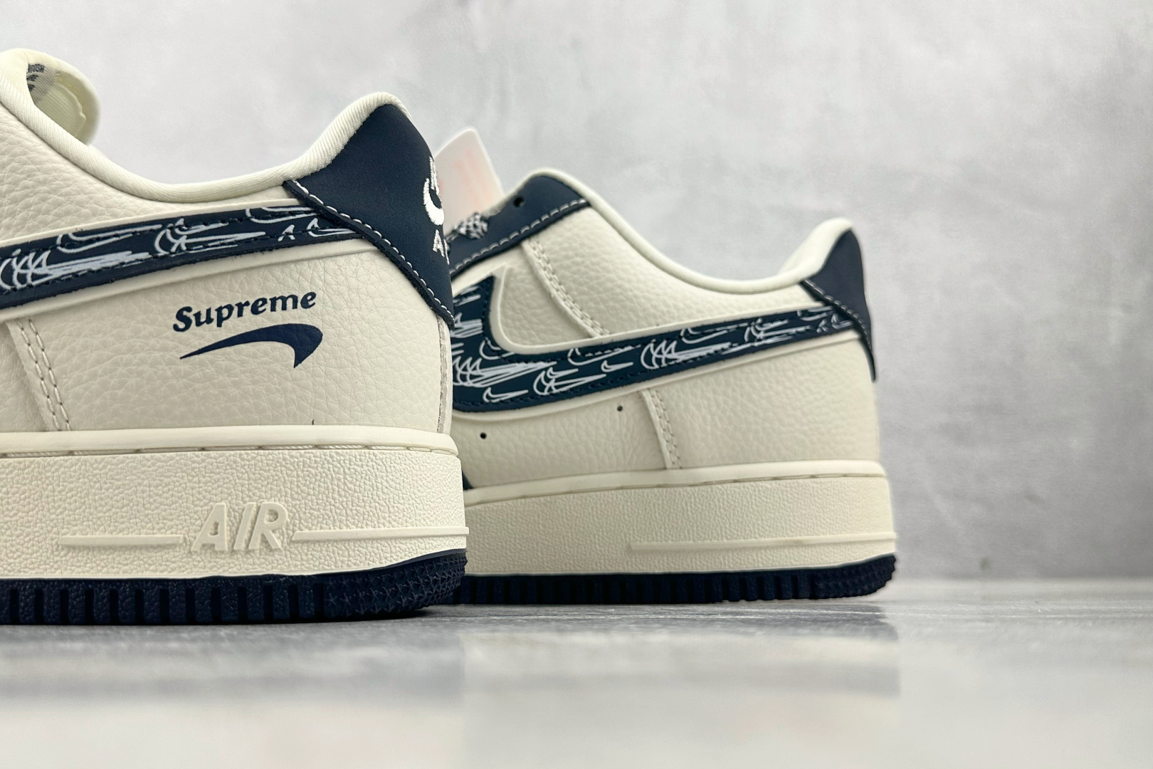 260 Nike Air Force 1'07 supreme 联名 蓝白 DF0188-069-Chinese  UA Cheap High Quatity Brand  Clothes Bags handbags Sneakers wholesale wholesaler seller from China Factory suppliers Fashion Clothing  Shoes best Quality Beautiful Price  260 Nike Air Force 1'07 supreme 联名 蓝白 DF0188-069