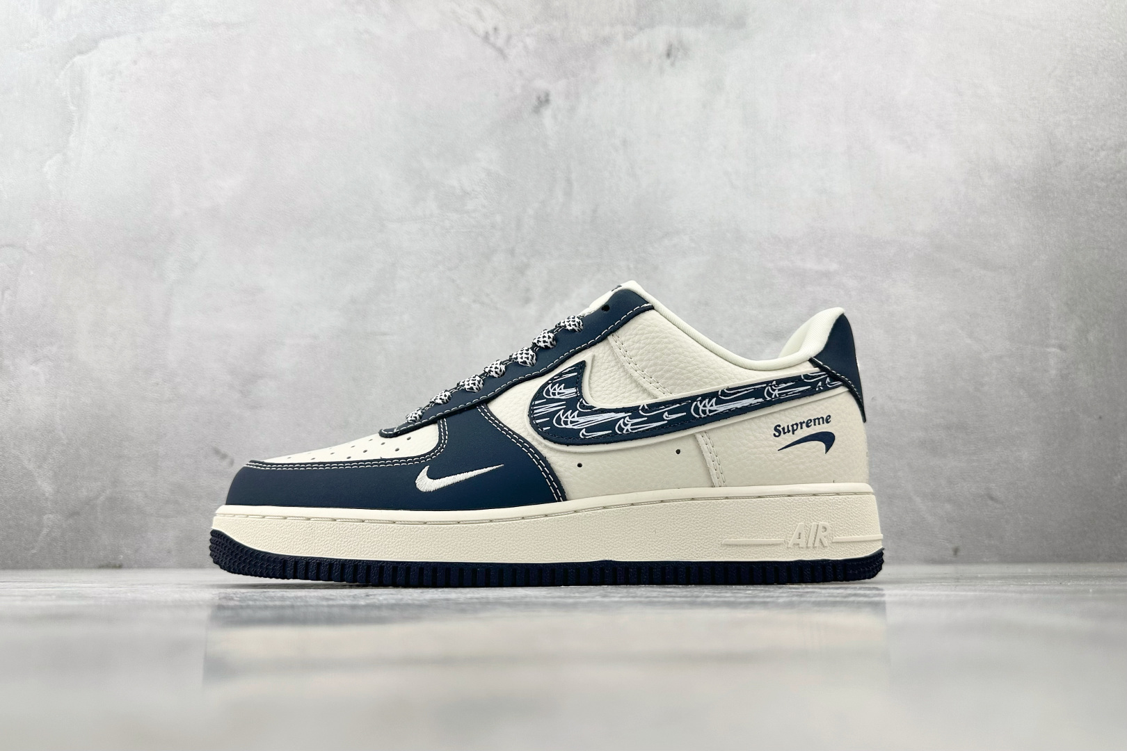 260 Nike Air Force 1'07 supreme 联名 蓝白 DF0188-069-Chinese  UA Cheap High Quatity Brand  Clothes Bags handbags Sneakers wholesale wholesaler seller from China Factory suppliers Fashion Clothing  Shoes best Quality Beautiful Price  260 Nike Air Force 1'07 supreme 联名 蓝白 DF0188-069