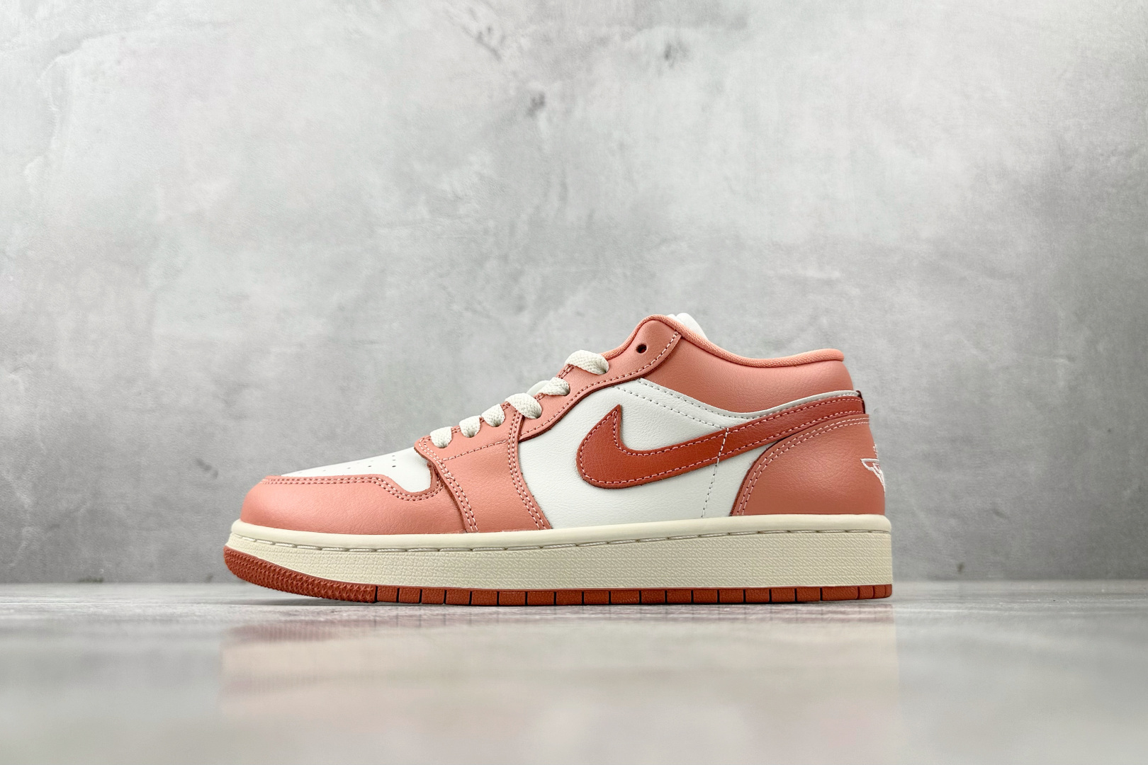 XC  Jordan Air Jordan 1 low 白粉 货号：DC0774-180 尺码：36 36.5 37 38.5 39 40 40.5 41 42-选品中心