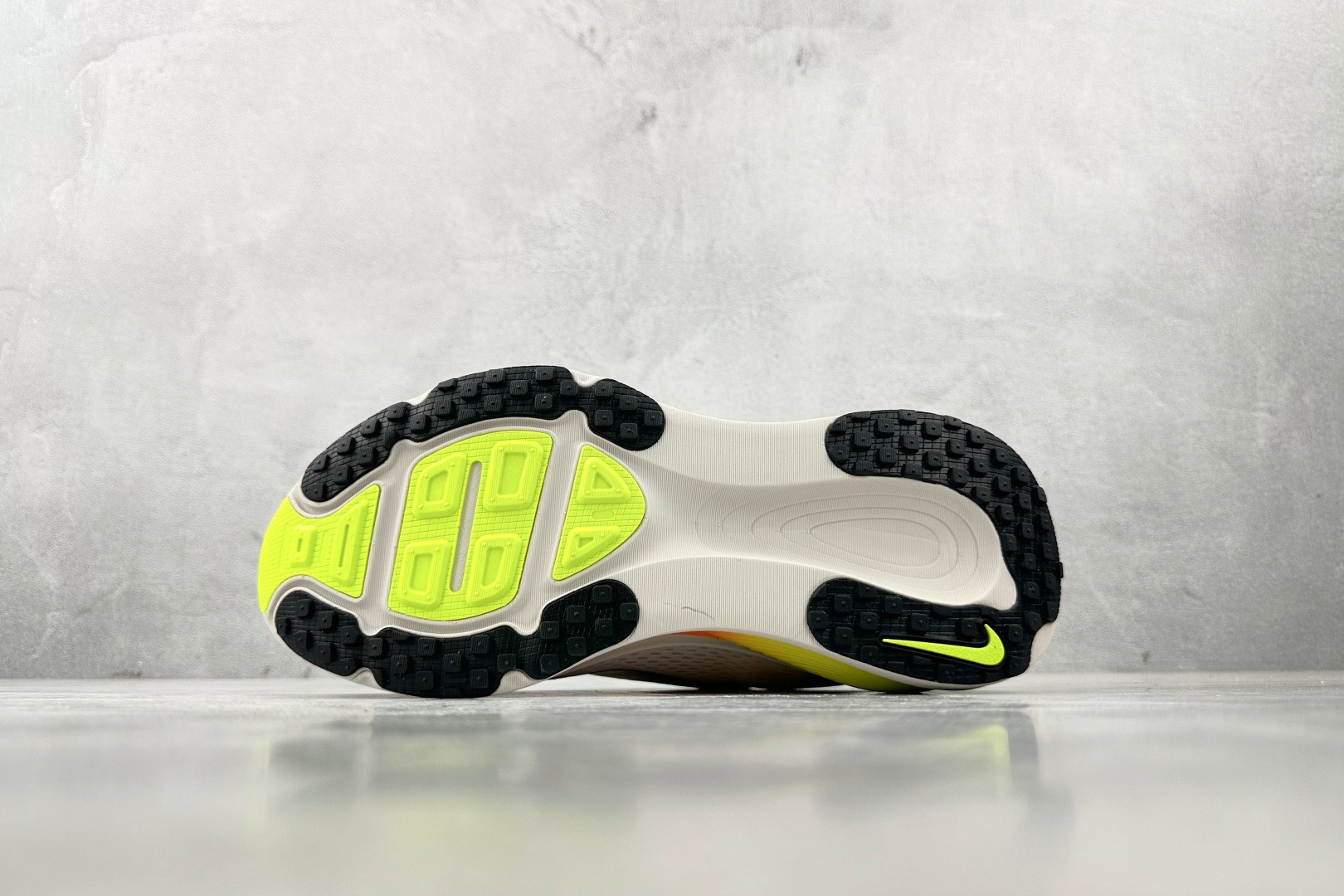 图片[4]-GT  全套数据私模 Nike Vomero 18 白橙色 货号：HM6804-002 尺码：36 36.5 37.5 38 38.5 39 40 40.5 41 42 42.5 43 44 44.5 45-选品中心