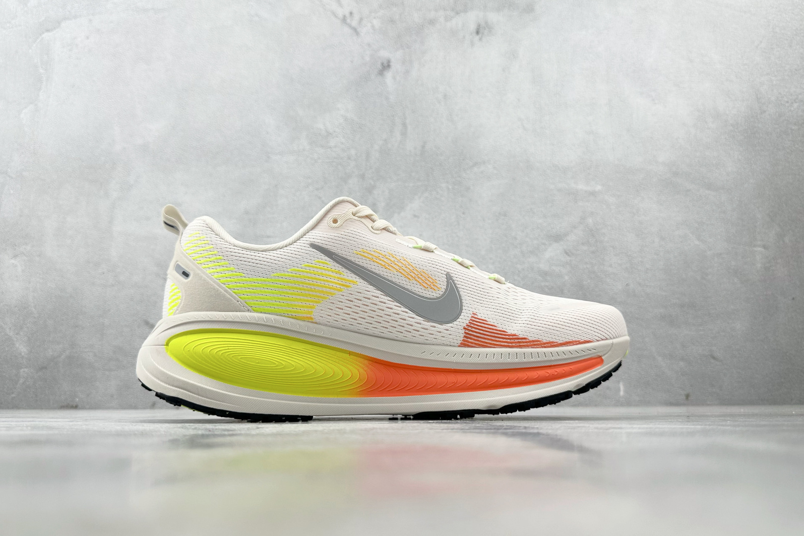 图片[2]-GT  全套数据私模 Nike Vomero 18 白橙色 货号：HM6804-002 尺码：36 36.5 37.5 38 38.5 39 40 40.5 41 42 42.5 43 44 44.5 45-选品中心