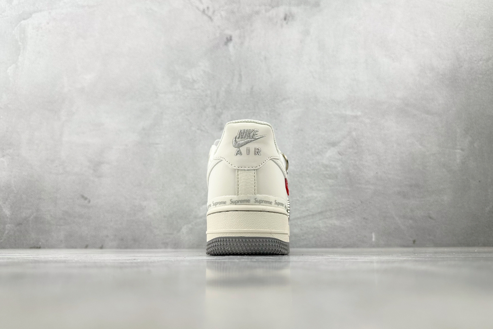 图片[9]-XC  Nike Air Force 1\’07 Supreme 联名 米白灰 货号：XX3168 205 尺码：36 36.5 37.5 38 38.5 39 40 40.5 41 42 42.5 43 44 44.5 45-选品中心