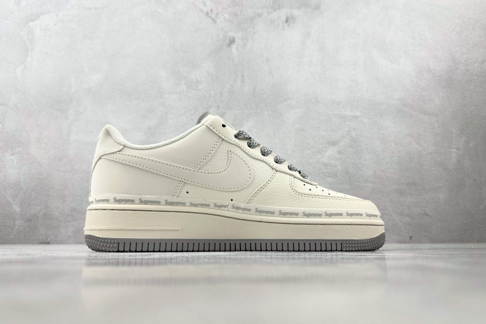 图片[2]-XC  Nike Air Force 1\’07 Supreme 联名 米白灰 货号：XX3168 205 尺码：36 36.5 37.5 38 38.5 39 40 40.5 41 42 42.5 43 44 44.5 45-选品中心