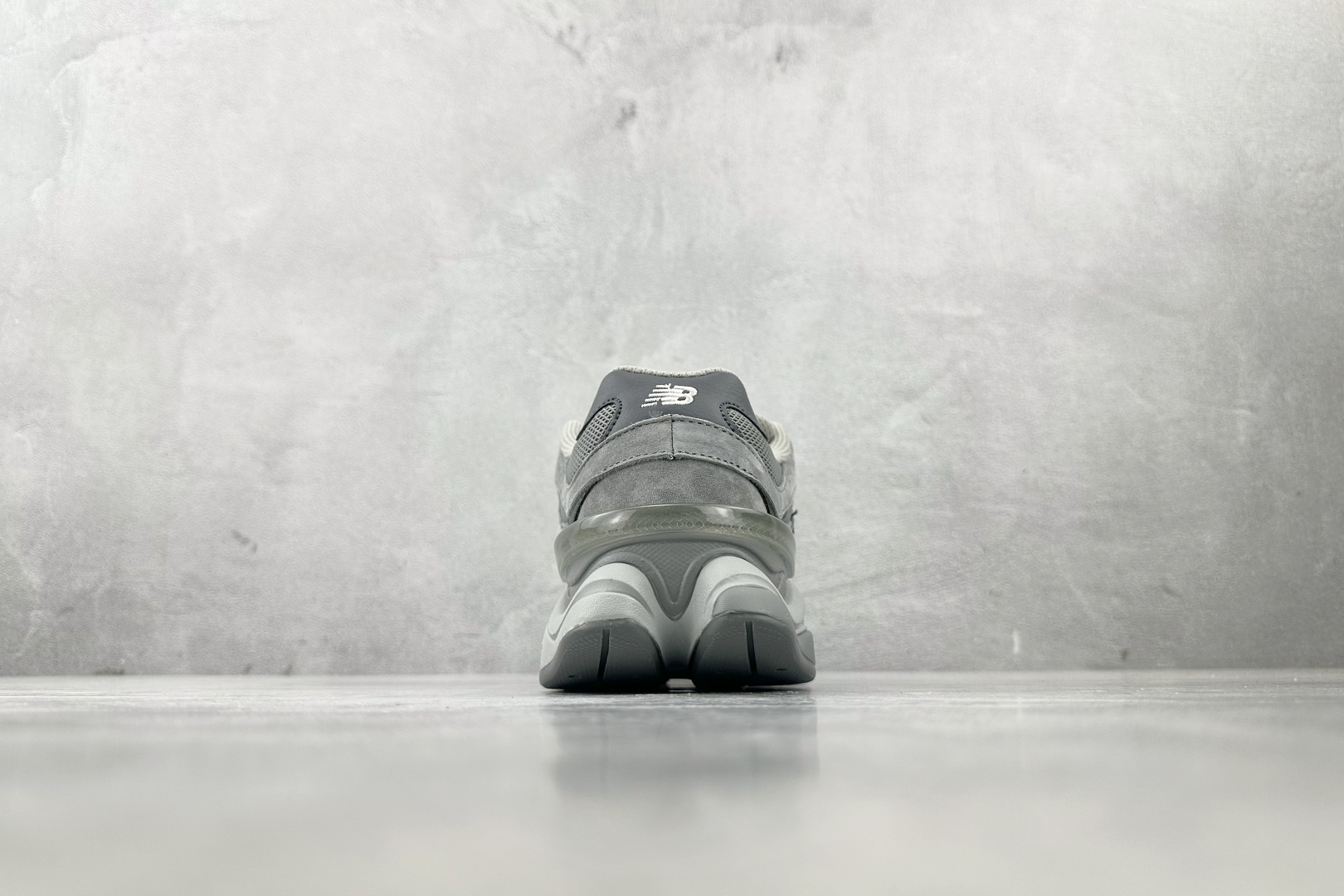 M版
纯原标杆 品质无敌 New Balance NB 9060 灰色

货号：U9060GG
尺码：3