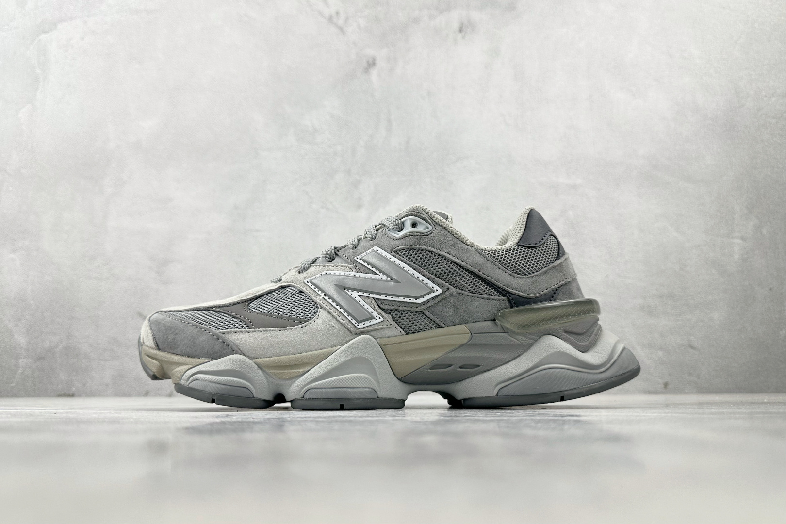 M版
纯原标杆 品质无敌 New Balance NB 9060 灰色

货号：U9060GG
尺码：3