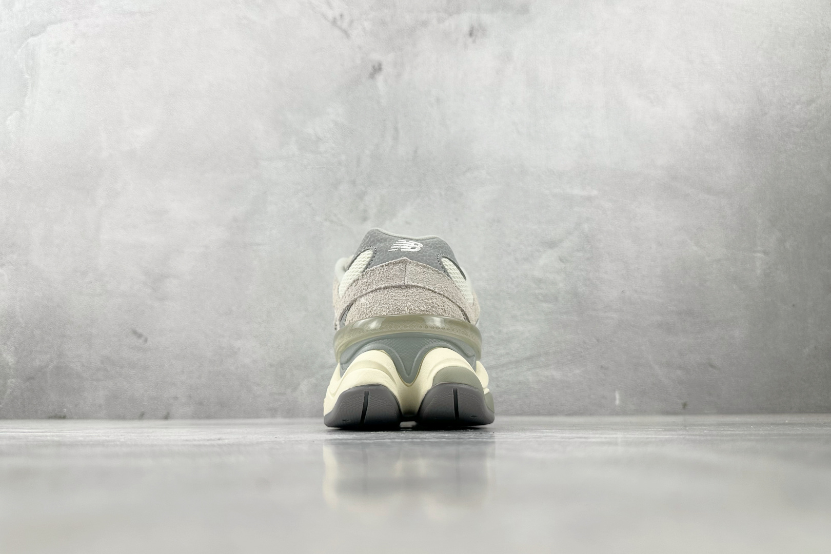 M版 
纯原标杆 品质无敌 New Balance NB 9060 白灰色

货号：U9060HSC
尺