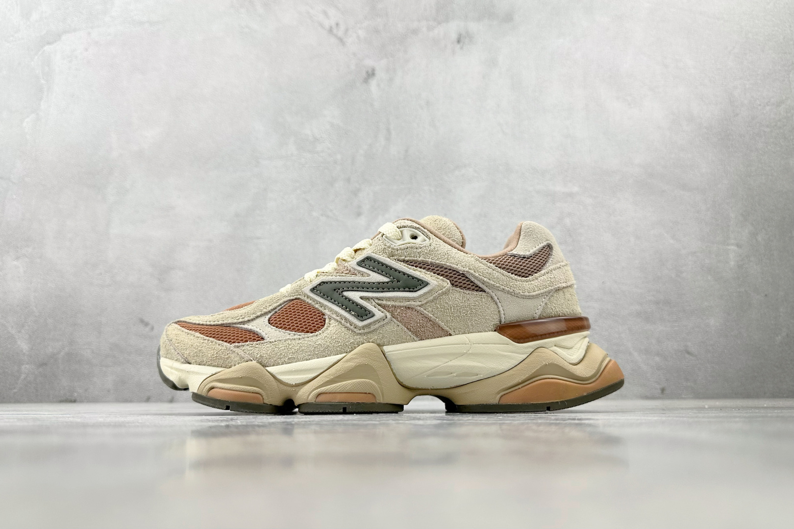 C 版 本地
大厂出品  New Balance NB 9060 棕色

货号  U9060CWF
尺码