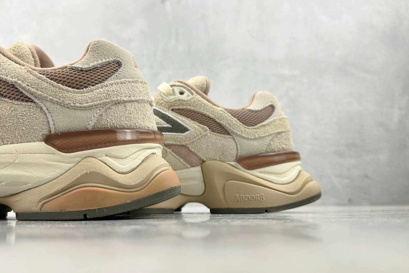 C 版 本地
大厂出品  New Balance NB 9060 棕色

货号  U9060CWF
尺码