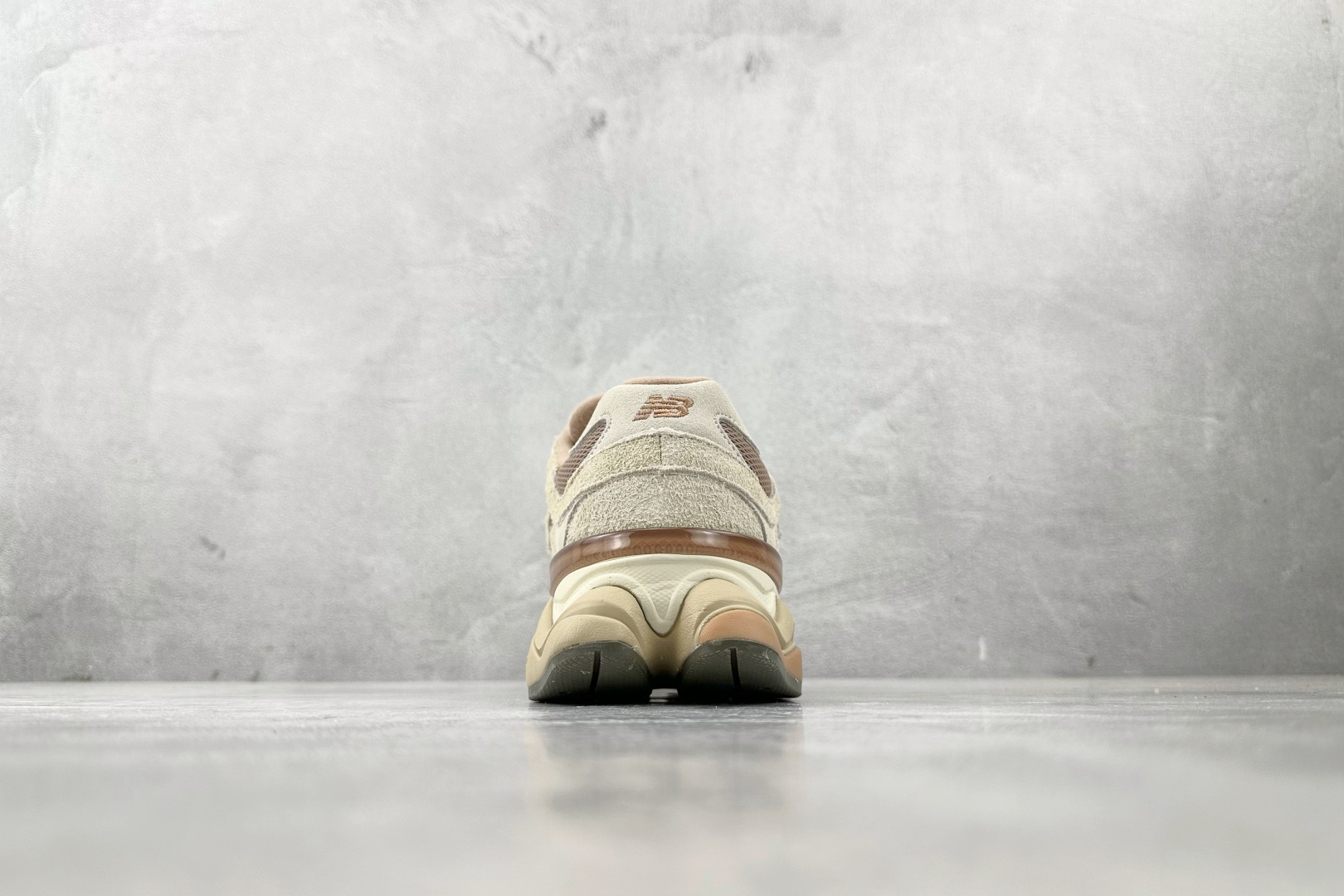 C 版 本地
大厂出品  New Balance NB 9060 棕色

货号  U9060CWF
尺码