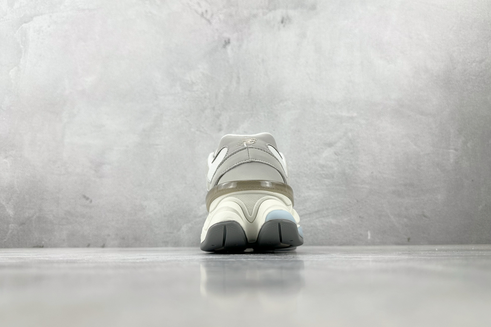 M版 
纯原标杆 品质无敌 New Balance NB 9060 灰白色

货号：U9060ZGA
尺