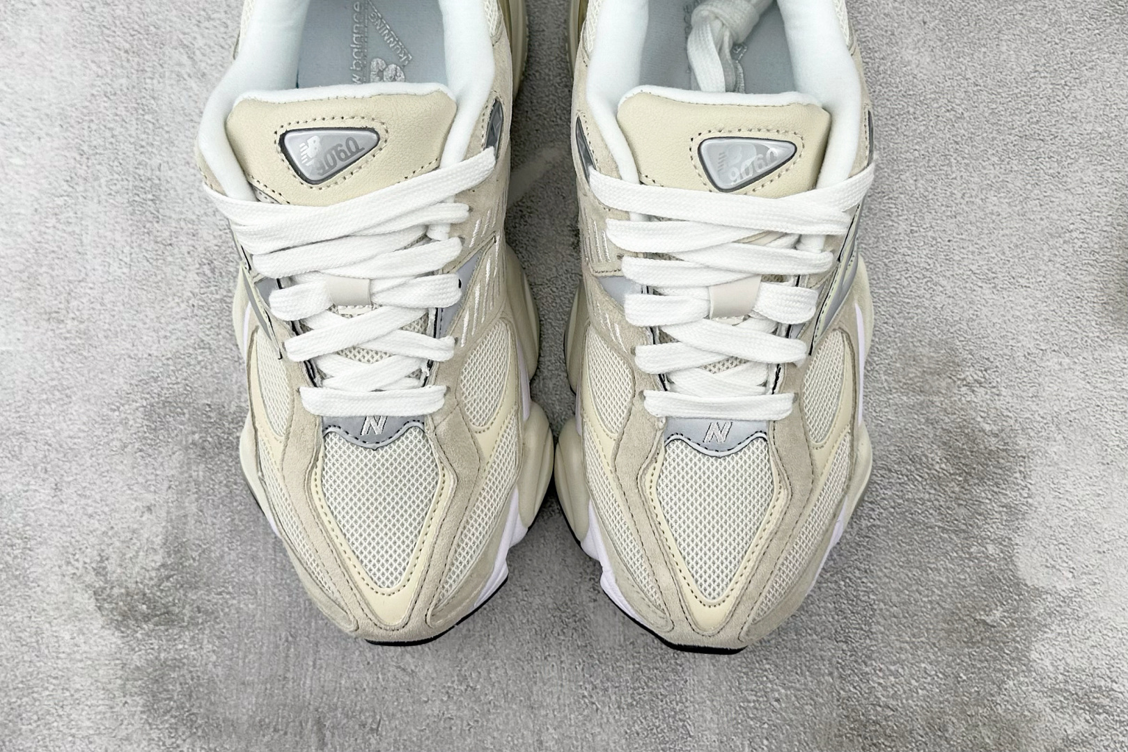 M版 本地
纯原标杆 品质无敌 New Balance NB 9060 米色

货号：U9060WHT
