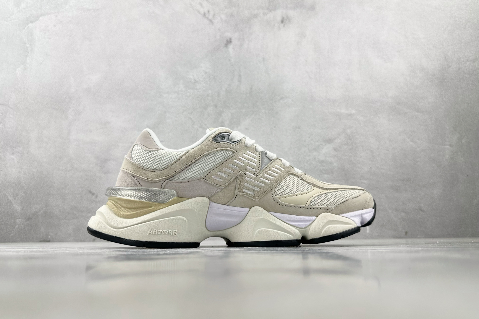 M版 本地
纯原标杆 品质无敌 New Balance NB 9060 米色

货号：U9060WHT
