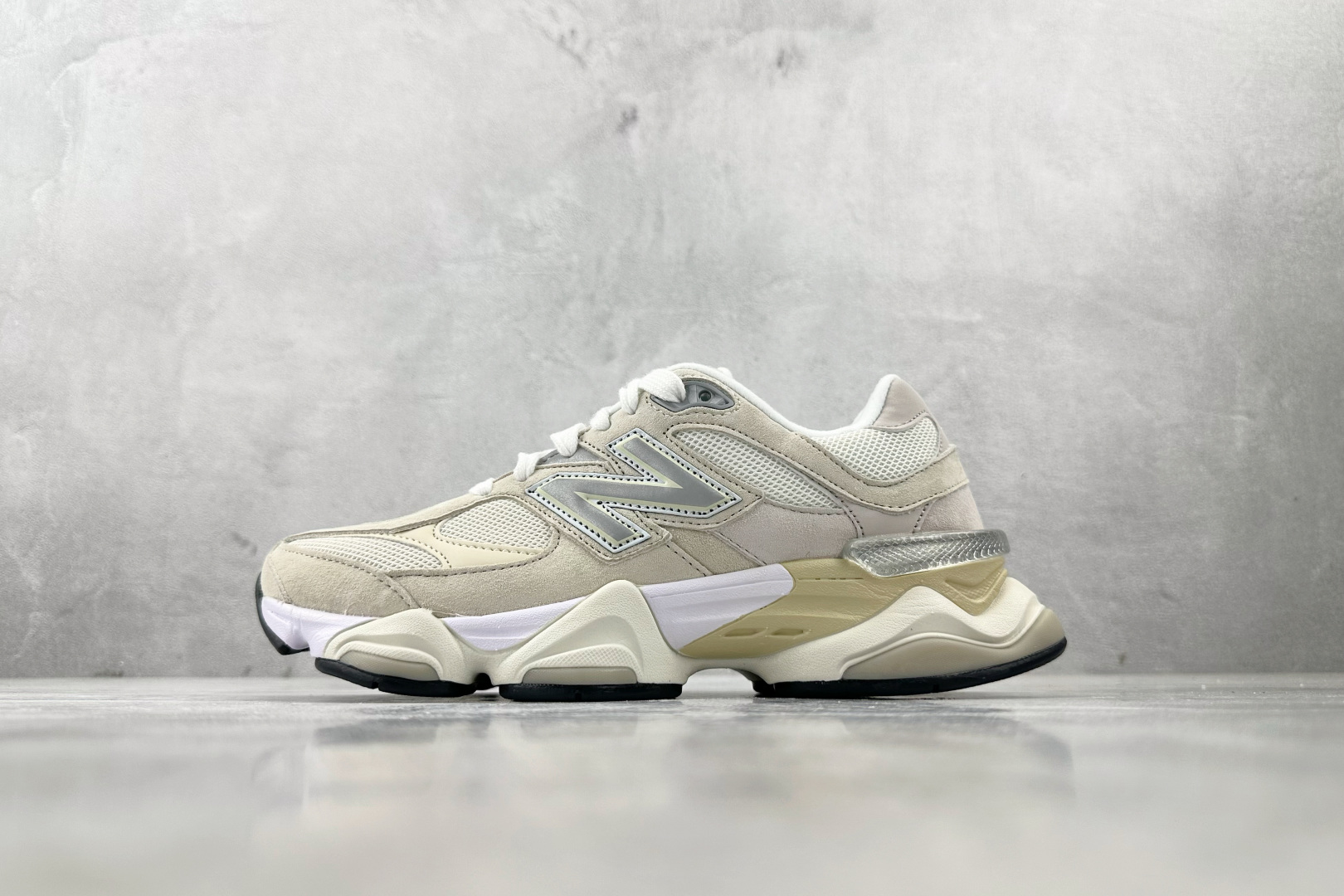 M版 本地
纯原标杆 品质无敌 New Balance NB 9060 米色

货号：U9060WHT
