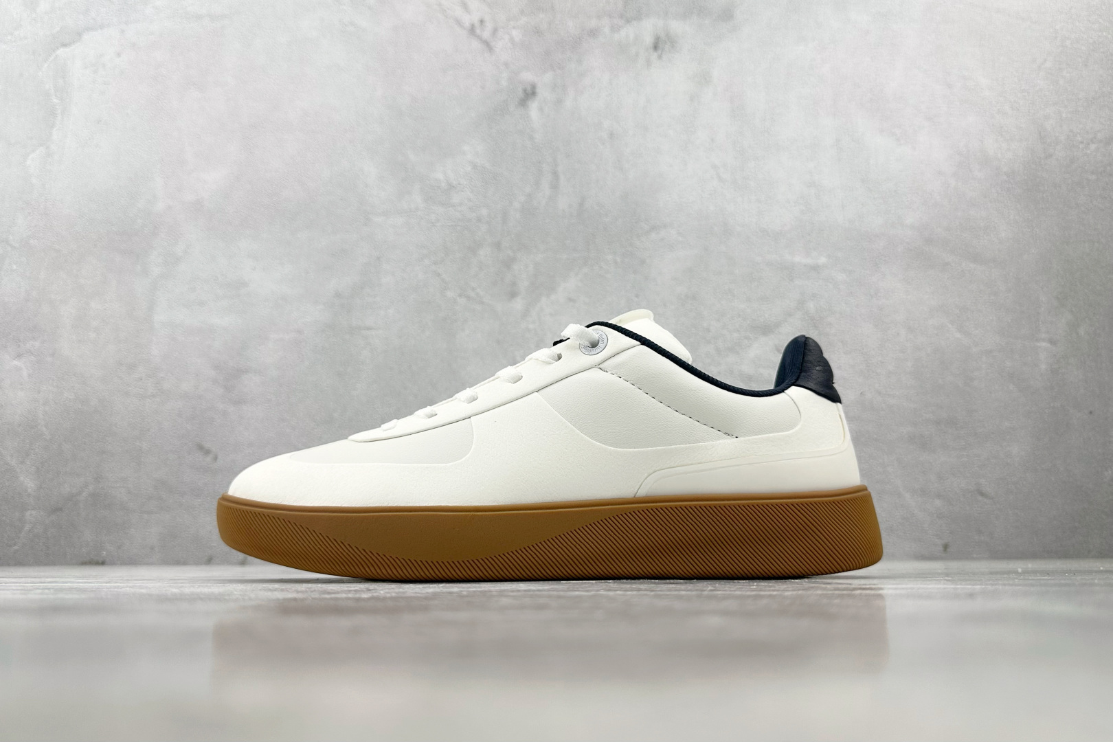 240 过验版 Iululemon露露乐蒙 cityverse 白色 LM9AV8S-071402