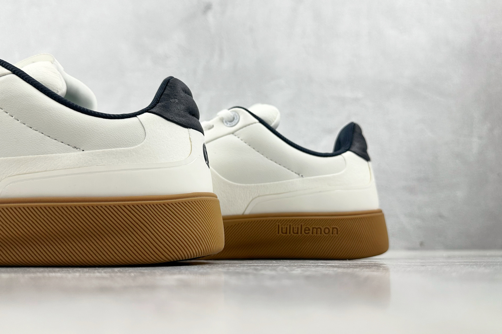 240 过验版 Iululemon露露乐蒙 cityverse 白色 LM9AV8S-071402