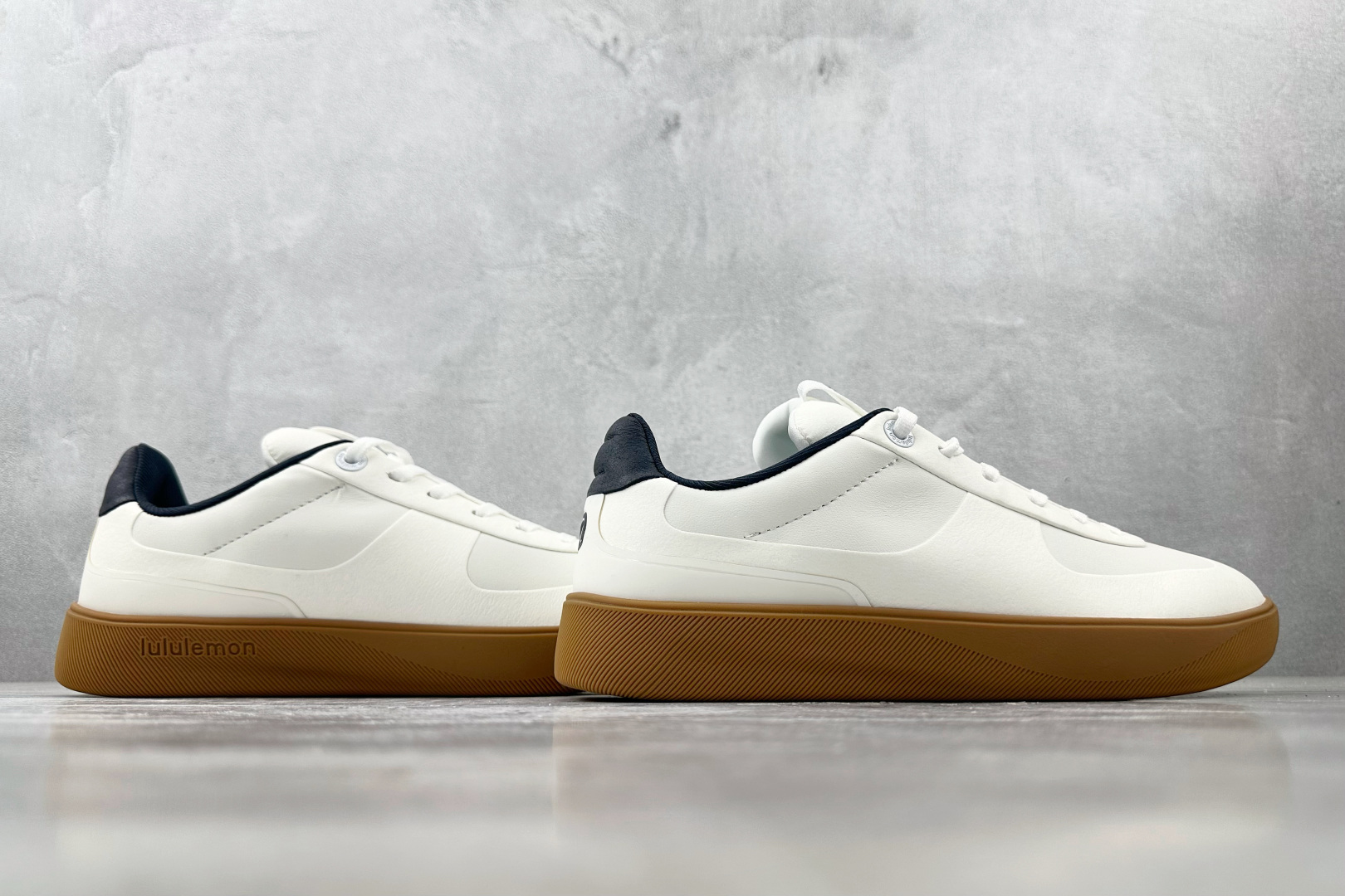 240 过验版 Iululemon露露乐蒙 cityverse 白色 LM9AV8S-071402