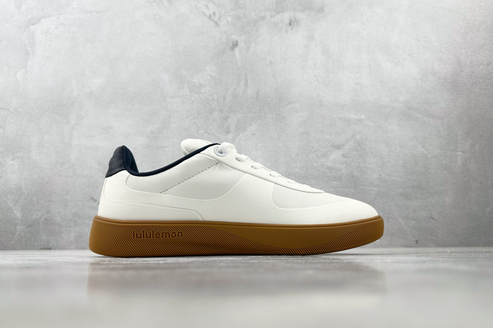 240 过验版 Iululemon露露乐蒙 cityverse 白色 LM9AV8S-071402