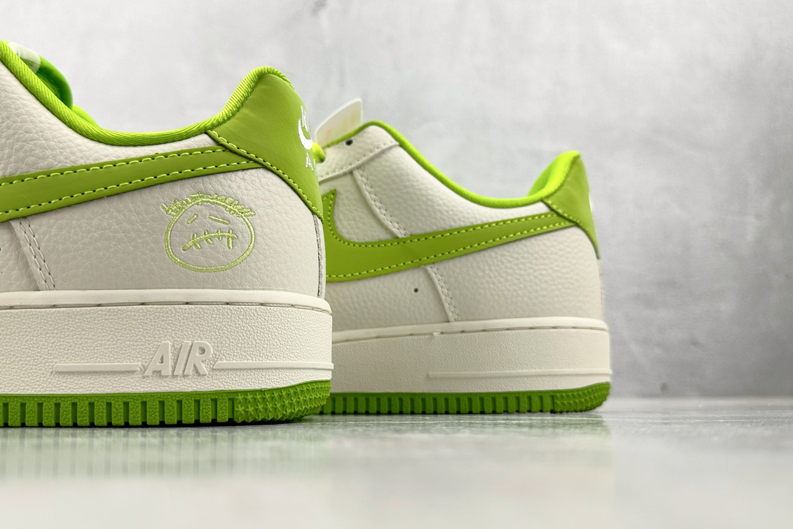 260 Nike Air Force 1'07 鬼脸 联名 米白绿 DF0188-070