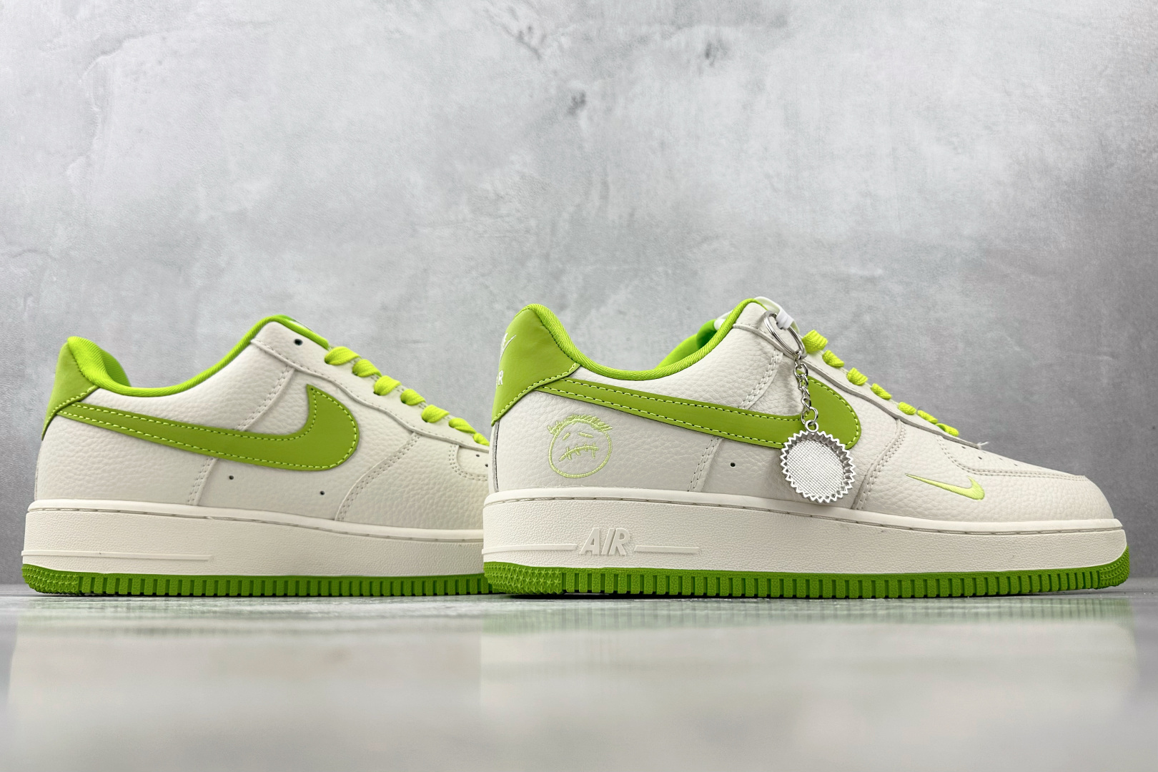 260 Nike Air Force 1'07 鬼脸 联名 米白绿 DF0188-070
