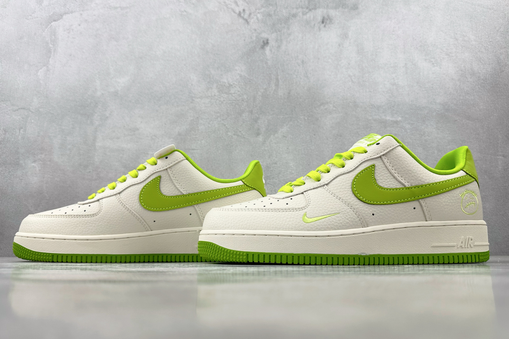 260 Nike Air Force 1'07 鬼脸 联名 米白绿 DF0188-070