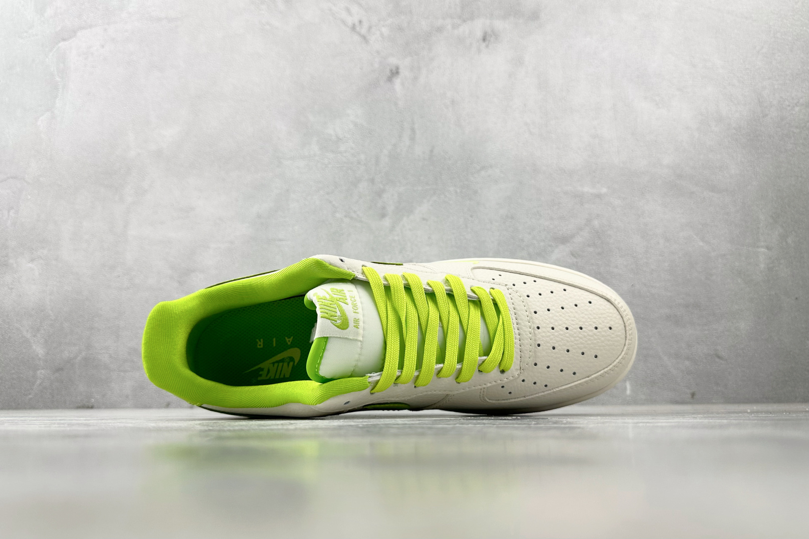 260 Nike Air Force 1'07 鬼脸 联名 米白绿 DF0188-070