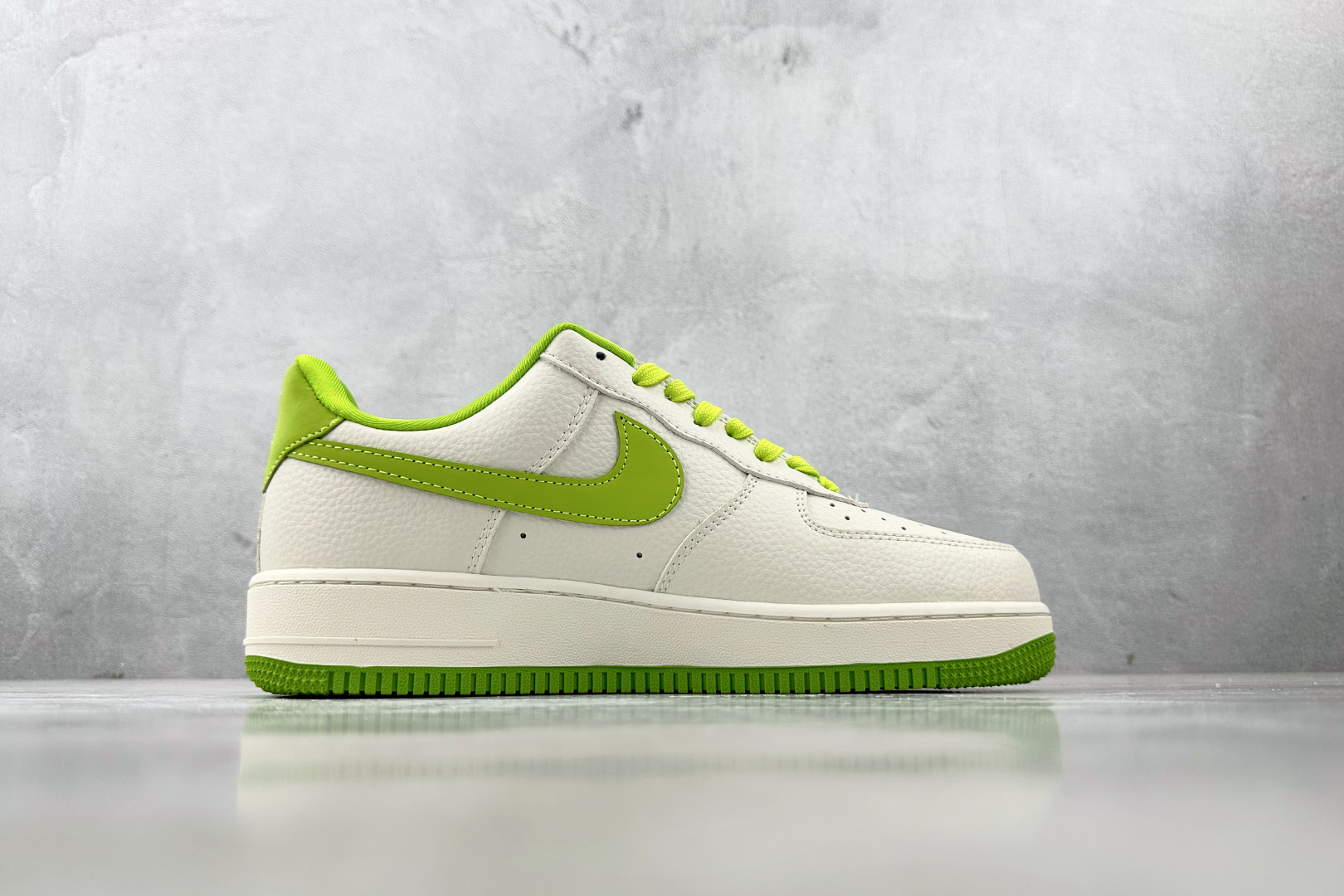 260 Nike Air Force 1'07 鬼脸 联名 米白绿 DF0188-070
