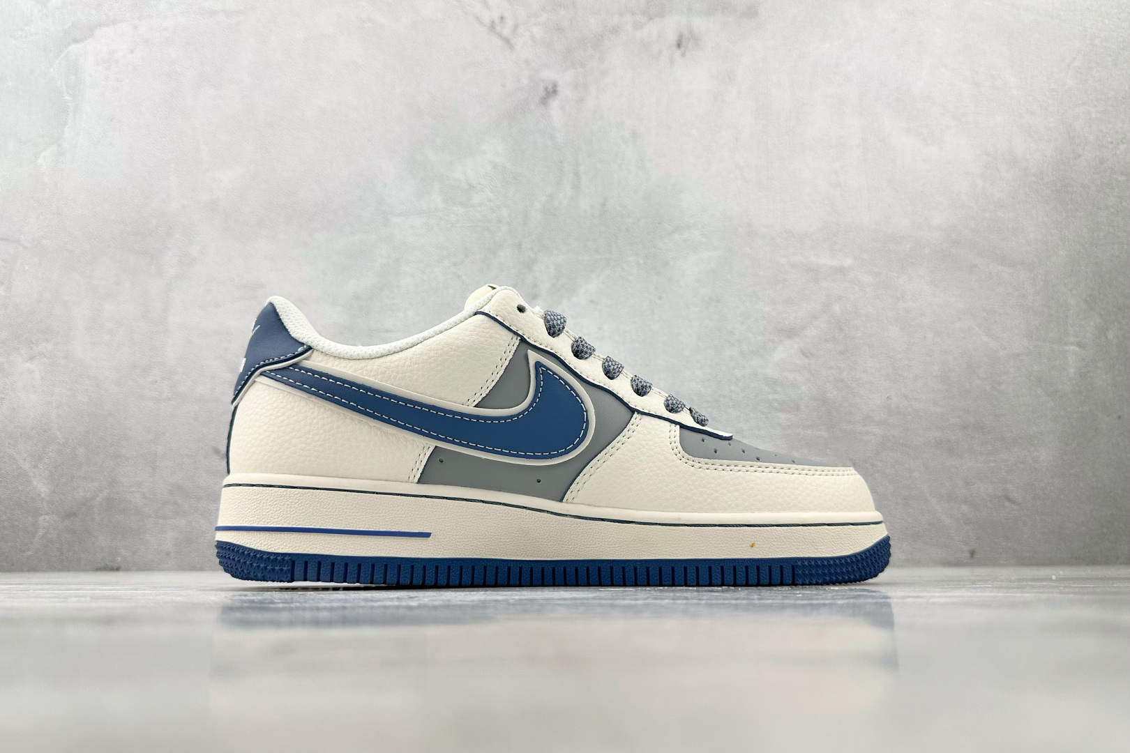 图片[2]-XC  Nike Air Force 1\’07 Xiaomi yu7 联名 白灰蓝 货号：XX3168 218 尺码：36 36.5 37.5 38 38.5 39 40 40.5 41 42 42.5 43 44 44.5 45-选品中心
