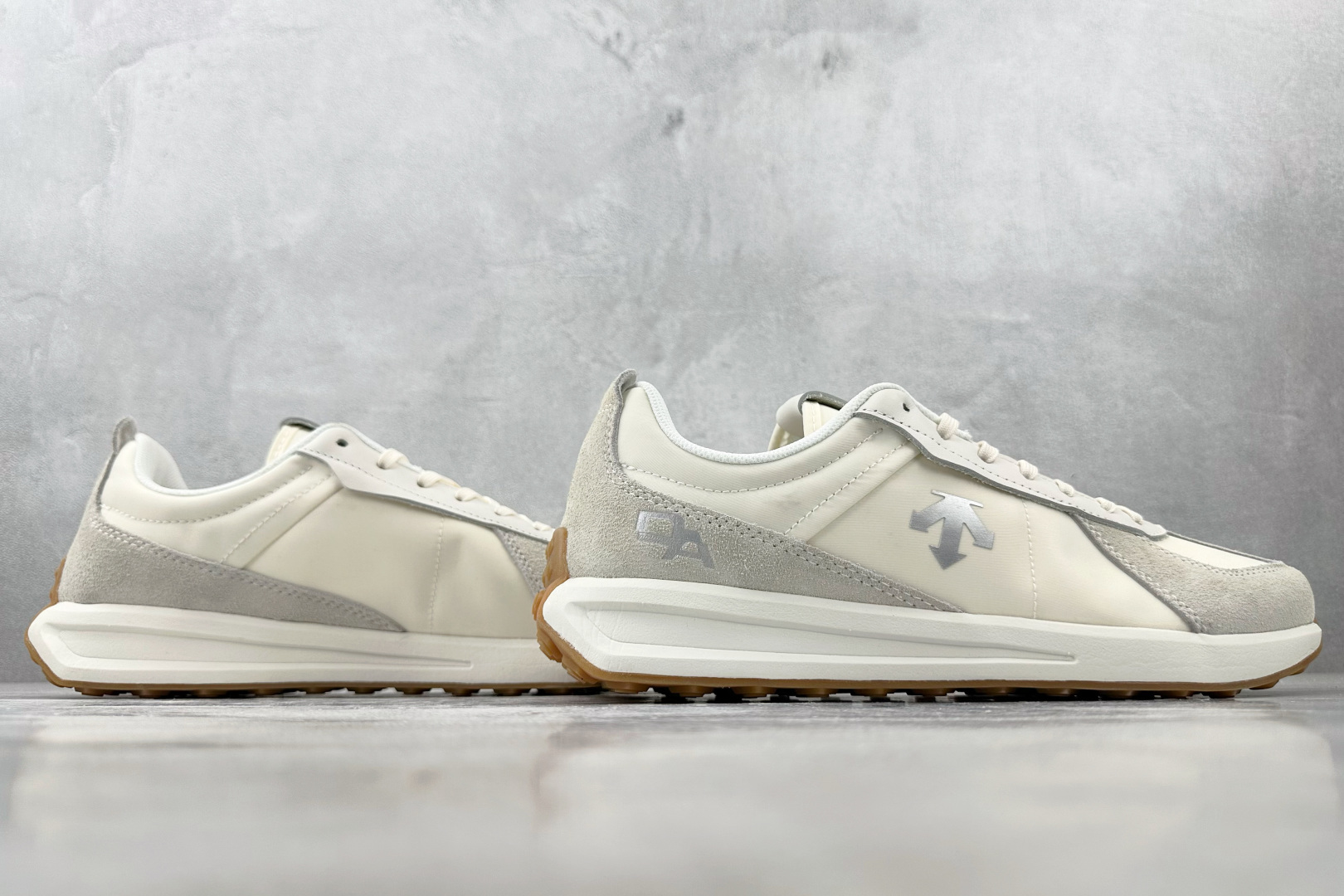 图片[6]-N版  东南亚订单 迪桑特DESCENTE Chron TRAINER 白灰 货号：D5232LSN15-WT 尺码：36 36.5 37 38.5 39 40 40.5 41 42 42.5 43 44 44.5 45-选品中心