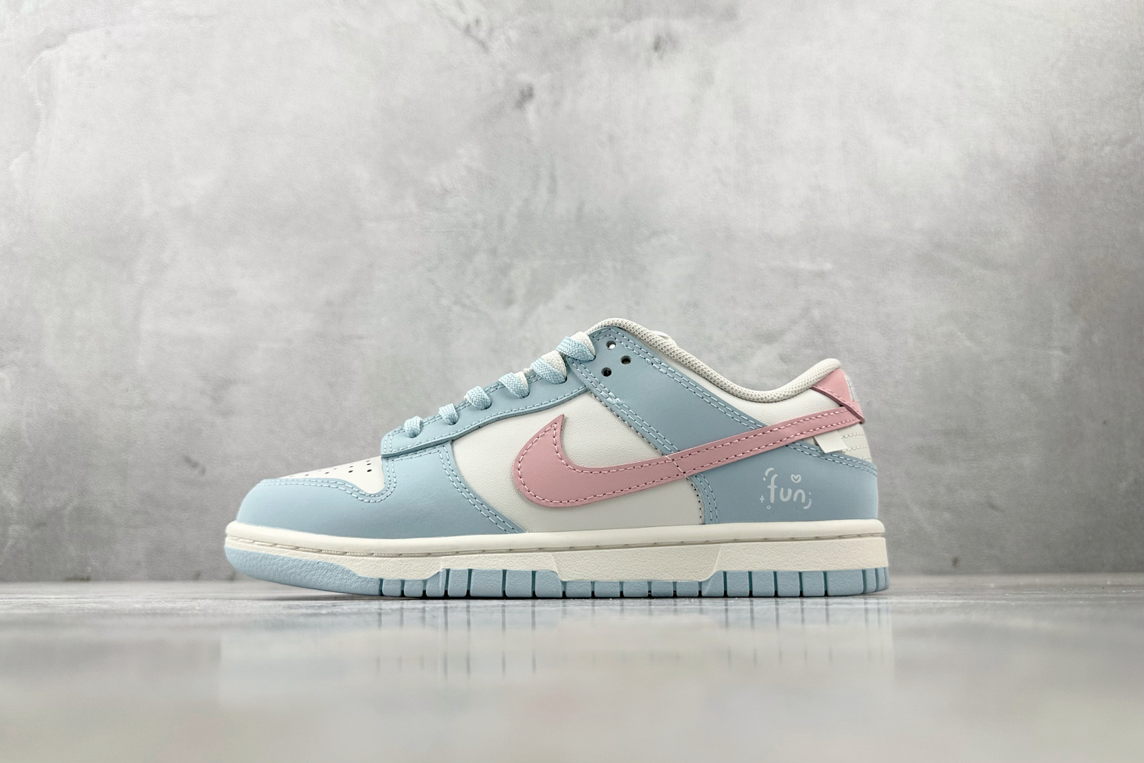 YC  Nike Dunk Low 仙桃苏打 蓝白粉 货号：BP0508 03 尺码：35.5 36 36.5 37.5 38 38.5 39 40-选品中心