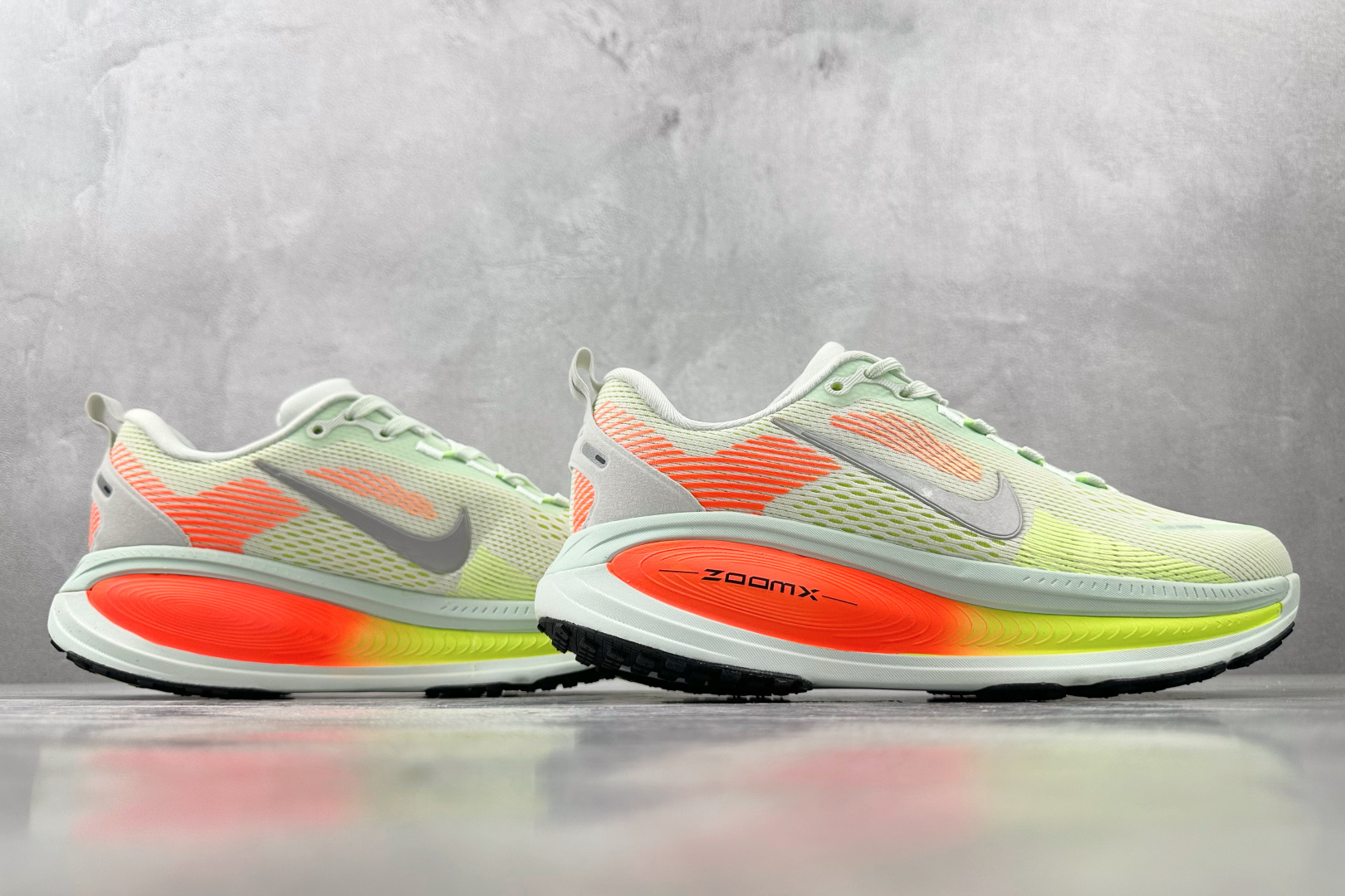 N 版 220 东南亚订单 Nike Vomero 18 绿橙色 HM6803-300-Chinese  UA Cheap High Quatity Brand  Clothes Bags handbags Sneakers wholesale wholesaler seller from China Factory suppliers Fashion Clothing  Shoes best Quality Beautiful Price  N 版 220 东南亚订单 Nike Vomero 18 绿橙色 HM6803-300