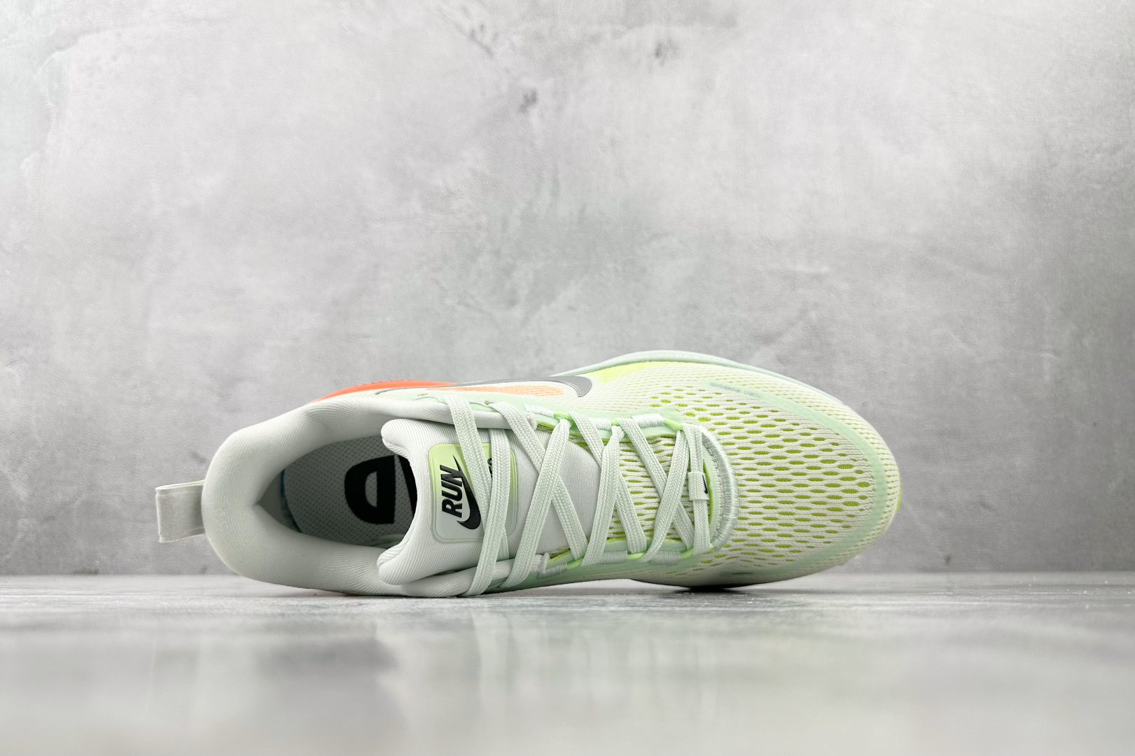 N 版 220 东南亚订单 Nike Vomero 18 绿橙色 HM6803-300-Chinese  UA Cheap High Quatity Brand  Clothes Bags handbags Sneakers wholesale wholesaler seller from China Factory suppliers Fashion Clothing  Shoes best Quality Beautiful Price  N 版 220 东南亚订单 Nike Vomero 18 绿橙色 HM6803-300