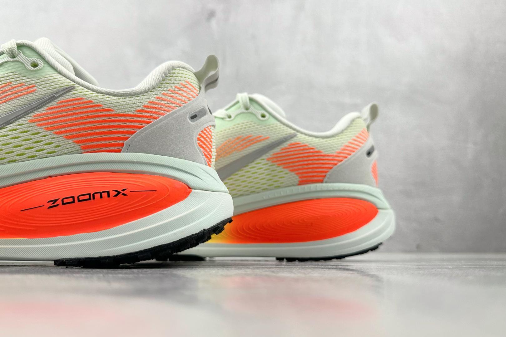 N 版 220 东南亚订单 Nike Vomero 18 绿橙色 HM6803-300-Chinese  UA Cheap High Quatity Brand  Clothes Bags handbags Sneakers wholesale wholesaler seller from China Factory suppliers Fashion Clothing  Shoes best Quality Beautiful Price  N 版 220 东南亚订单 Nike Vomero 18 绿橙色 HM6803-300