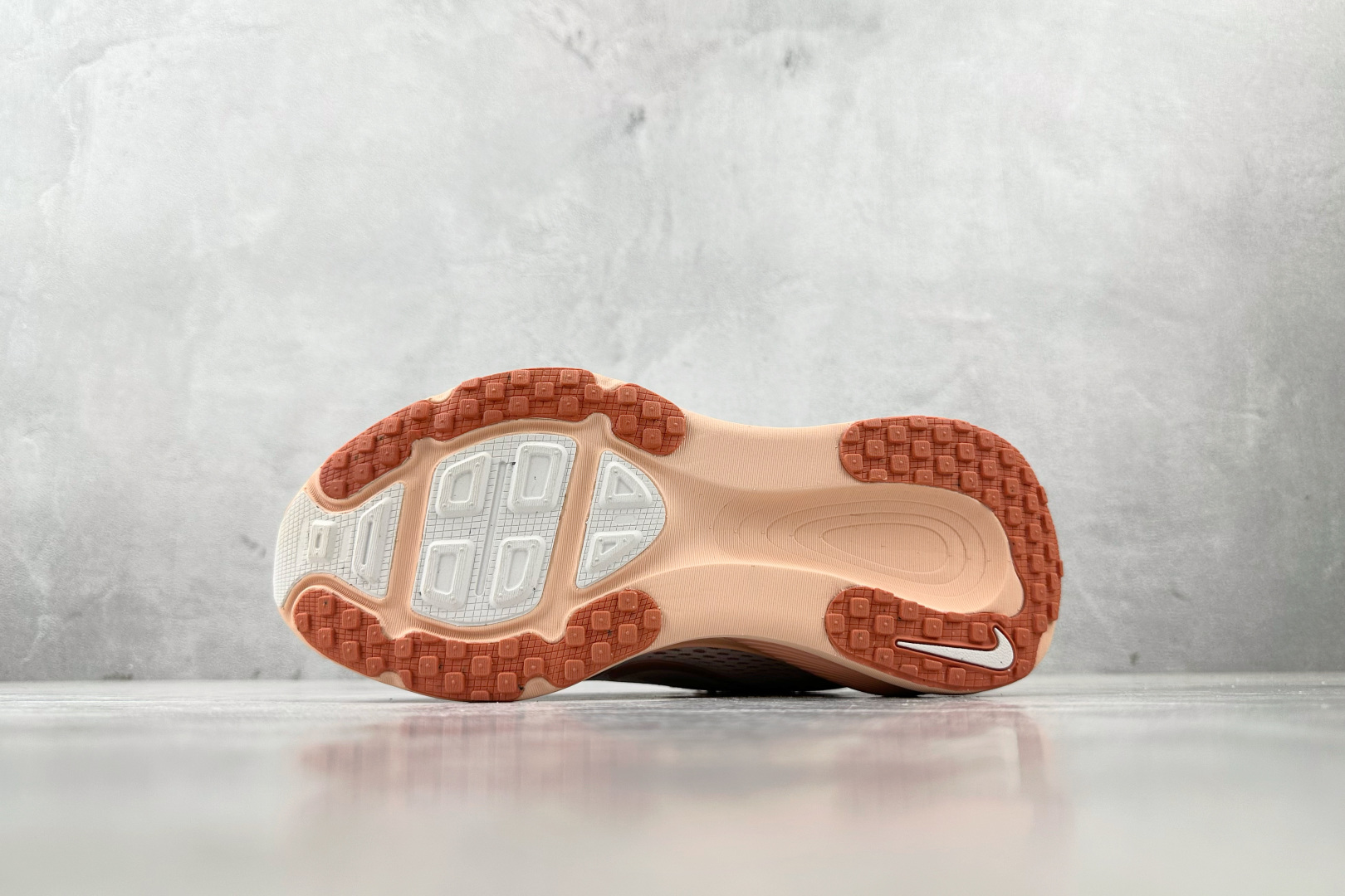 N 版 220 东南亚订单 Nike Vomero 18 浅橙色 HM6804-601-Chinese  UA Cheap High Quatity Brand  Clothes Bags handbags Sneakers wholesale wholesaler seller from China Factory suppliers Fashion Clothing  Shoes best Quality Beautiful Price  N 版 220 东南亚订单 Nike Vomero 18 浅橙色 HM6804-601