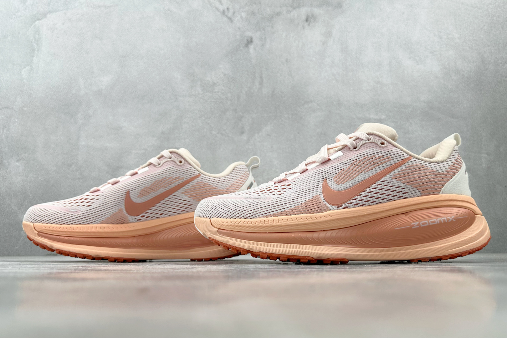 N 版 220 东南亚订单 Nike Vomero 18 浅橙色 HM6804-601-Chinese  UA Cheap High Quatity Brand  Clothes Bags handbags Sneakers wholesale wholesaler seller from China Factory suppliers Fashion Clothing  Shoes best Quality Beautiful Price  N 版 220 东南亚订单 Nike Vomero 18 浅橙色 HM6804-601