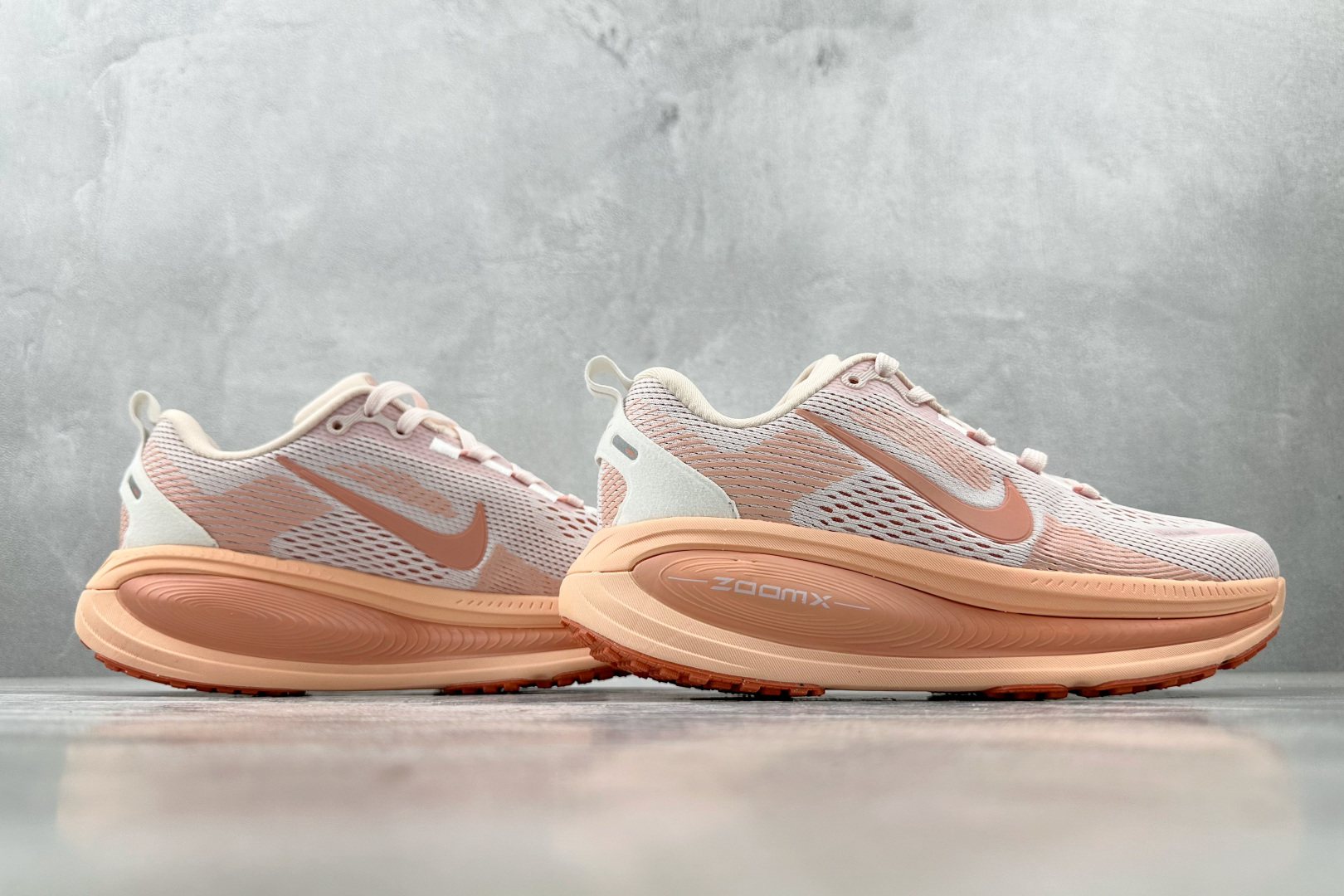 N 版 220 东南亚订单 Nike Vomero 18 浅橙色 HM6804-601-Chinese  UA Cheap High Quatity Brand  Clothes Bags handbags Sneakers wholesale wholesaler seller from China Factory suppliers Fashion Clothing  Shoes best Quality Beautiful Price  N 版 220 东南亚订单 Nike Vomero 18 浅橙色 HM6804-601