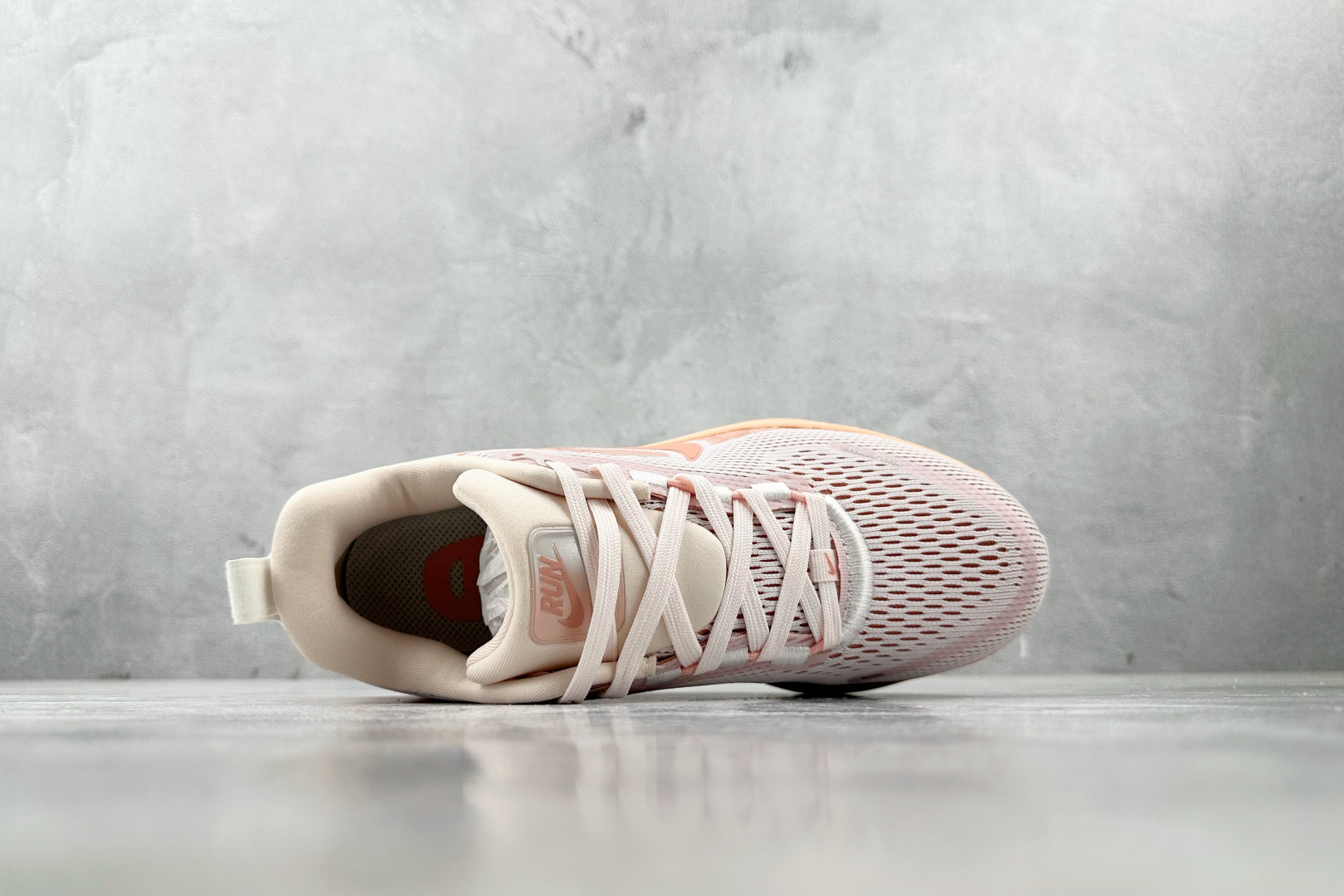 N 版 220 东南亚订单 Nike Vomero 18 浅橙色 HM6804-601-Chinese  UA Cheap High Quatity Brand  Clothes Bags handbags Sneakers wholesale wholesaler seller from China Factory suppliers Fashion Clothing  Shoes best Quality Beautiful Price  N 版 220 东南亚订单 Nike Vomero 18 浅橙色 HM6804-601