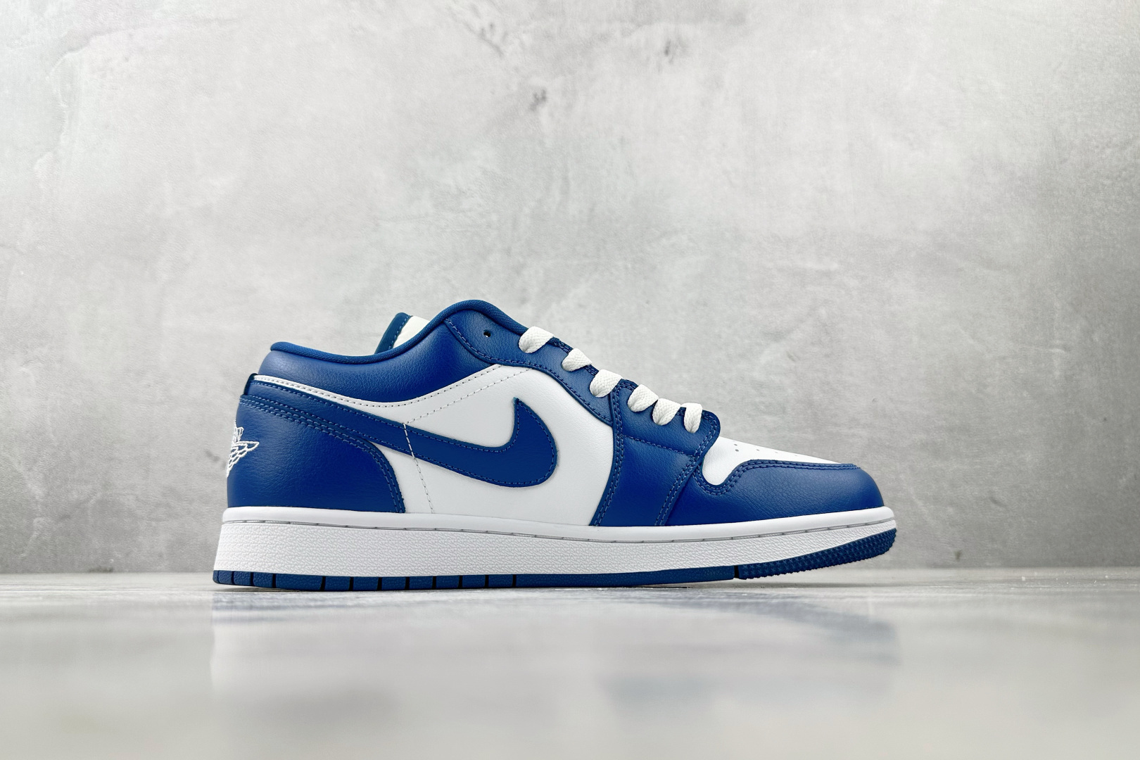 图片[2]-OT  打破市场垄断 顶级过验品质 一流品控免检产品 配色持续更新 原鞋开发 还原公司级 定位市场第一梯队 Jordan Air Jordan 1 low 白蓝 货号：DC0774-114 尺码：35.5 36 36.5 37.5 38 38.5 39 40 40.5 41 42 42.5 43 44 44.5 45 46-选品中心