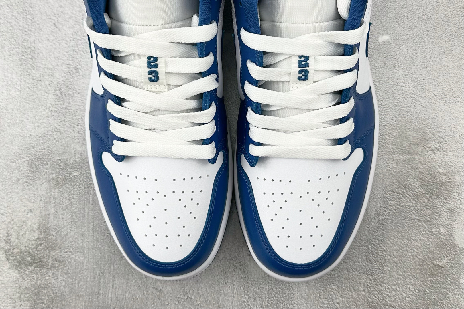 图片[7]-OT  打破市场垄断 顶级过验品质 一流品控免检产品 配色持续更新 原鞋开发 还原公司级 定位市场第一梯队 Jordan Air Jordan 1 low 白蓝 货号：DC0774-114 尺码：35.5 36 36.5 37.5 38 38.5 39 40 40.5 41 42 42.5 43 44 44.5 45 46-选品中心