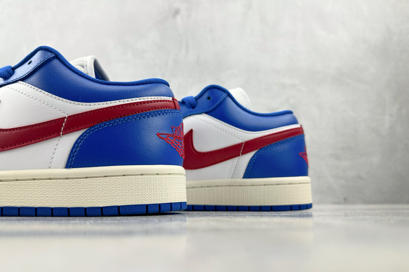 图片[8]-OT  打破市场垄断 顶级过验品质 一流品控免检产品 配色持续更新 原鞋开发 还原公司级 定位市场第一梯队 Jordan Air Jordan 1 low 蓝白 货号：DC0774-416 尺码：35.5 36 36.5 37.5 38 38.5 39 40 40.5 41 42 42.5 43 44 44.5 45 46-选品中心