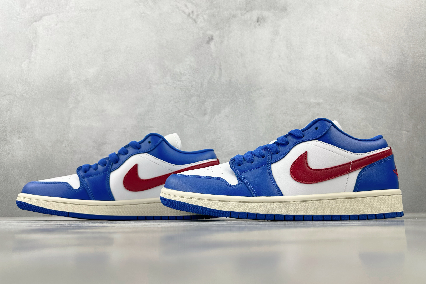 图片[5]-OT  打破市场垄断 顶级过验品质 一流品控免检产品 配色持续更新 原鞋开发 还原公司级 定位市场第一梯队 Jordan Air Jordan 1 low 蓝白 货号：DC0774-416 尺码：35.5 36 36.5 37.5 38 38.5 39 40 40.5 41 42 42.5 43 44 44.5 45 46-选品中心