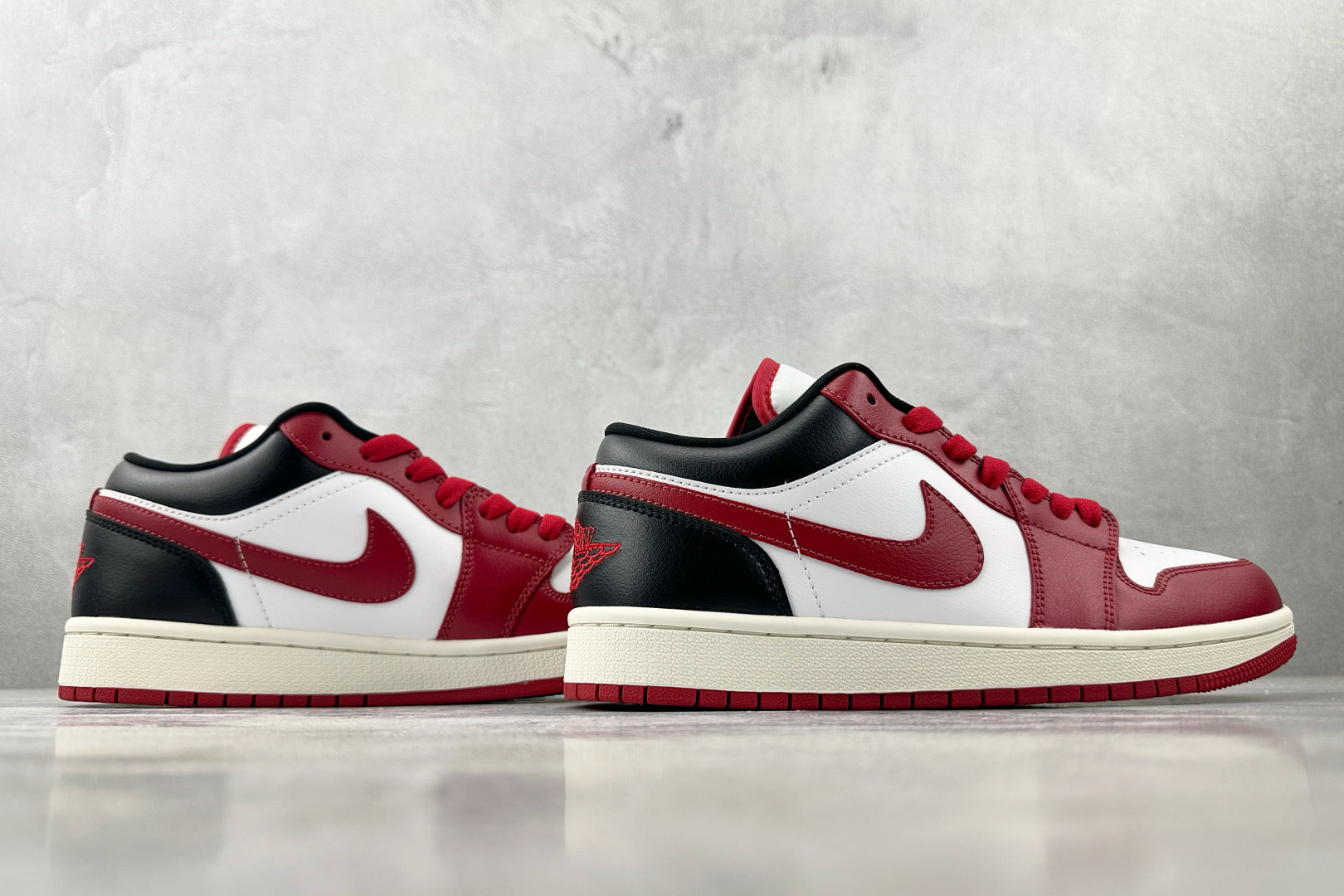 图片[6]-OT  打破市场垄断 顶级过验品质 一流品控免检产品 配色持续更新 原鞋开发 还原公司级 定位市场第一梯队 Jordan Air Jordan 1 low 白红黑 货号：DC0774-160 尺码：35.5 36 36.5 37.5 38 38.5 39 40 40.5 41 42 42.5 43 44 44.5 45 46-选品中心