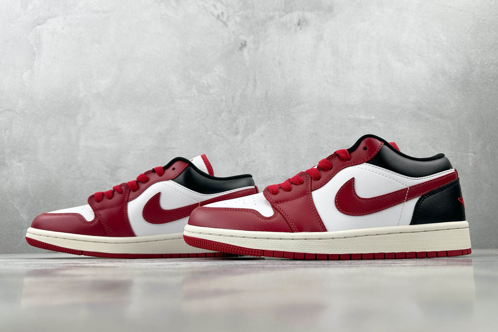 图片[5]-OT  打破市场垄断 顶级过验品质 一流品控免检产品 配色持续更新 原鞋开发 还原公司级 定位市场第一梯队 Jordan Air Jordan 1 low 白红黑 货号：DC0774-160 尺码：35.5 36 36.5 37.5 38 38.5 39 40 40.5 41 42 42.5 43 44 44.5 45 46-选品中心