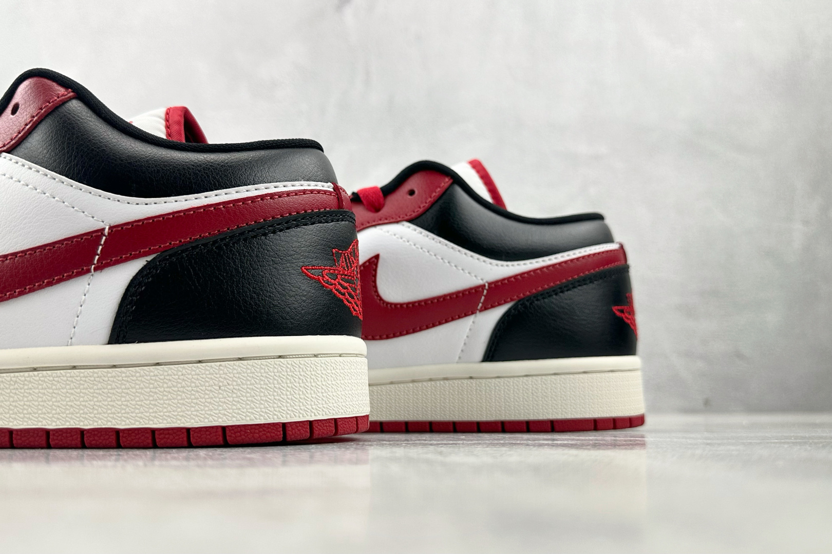 图片[8]-OT  打破市场垄断 顶级过验品质 一流品控免检产品 配色持续更新 原鞋开发 还原公司级 定位市场第一梯队 Jordan Air Jordan 1 low 白红黑 货号：DC0774-160 尺码：35.5 36 36.5 37.5 38 38.5 39 40 40.5 41 42 42.5 43 44 44.5 45 46-选品中心