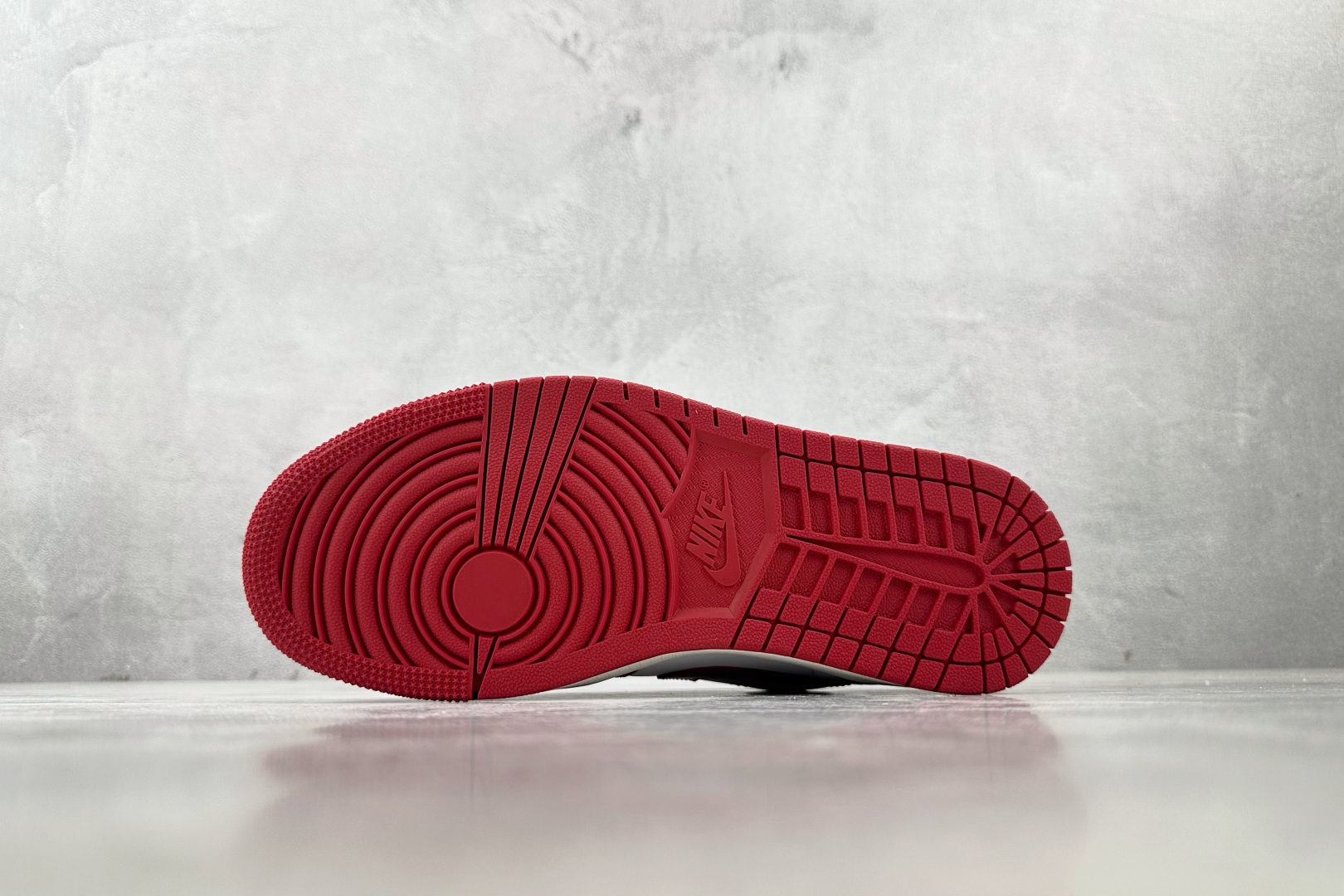 图片[4]-OT  打破市场垄断 顶级过验品质 一流品控免检产品 配色持续更新 原鞋开发 还原公司级 定位市场第一梯队 Jordan Air Jordan 1 low 白红黑 货号：DC0774-160 尺码：35.5 36 36.5 37.5 38 38.5 39 40 40.5 41 42 42.5 43 44 44.5 45 46-选品中心