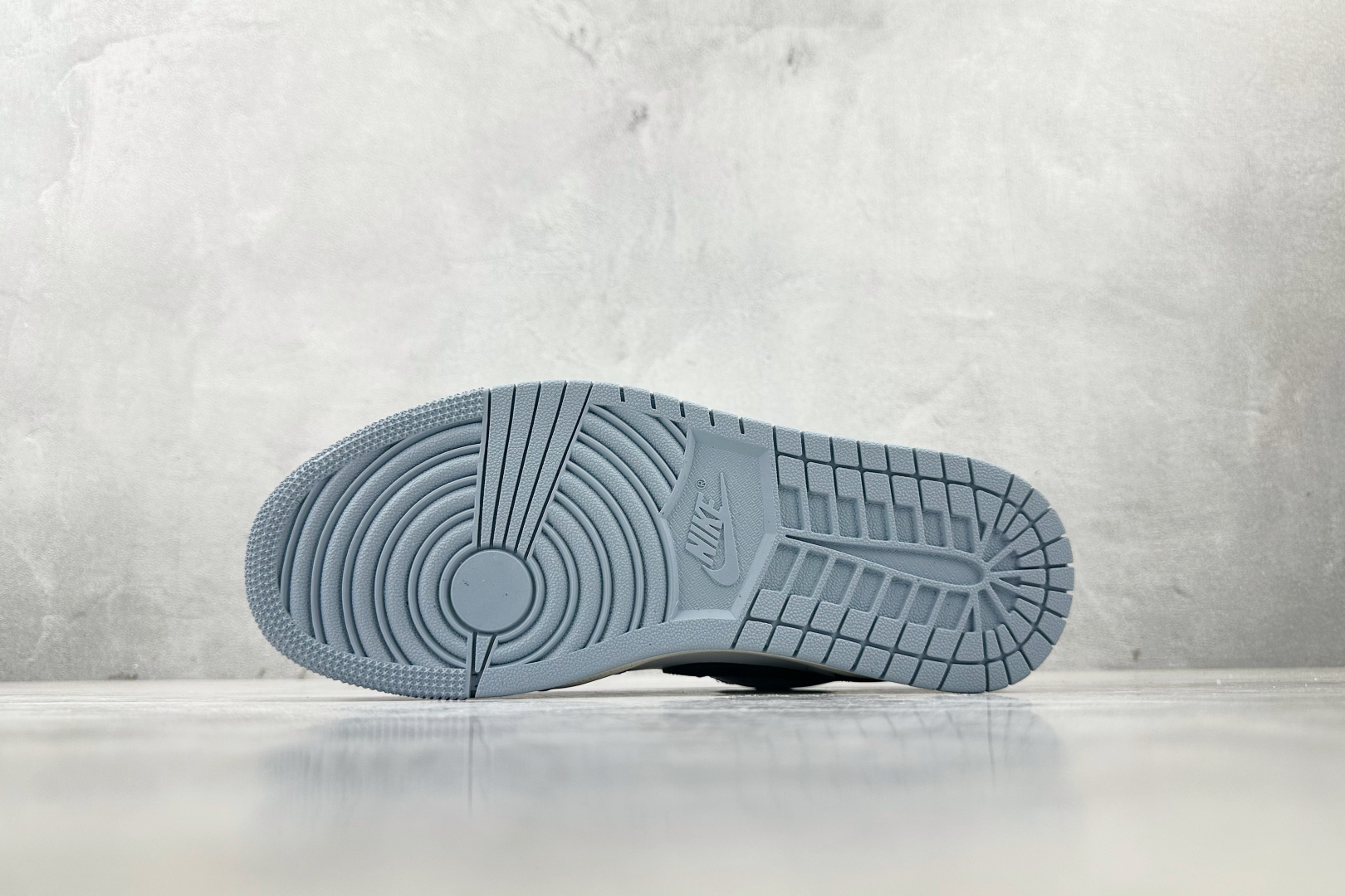 图片[4]-OT  打破市场垄断 顶级过验品质 一流品控免检产品 配色持续更新 原鞋开发 还原公司级 定位市场第一梯队 Jordan Air Jordan 1 low 蓝色 货号：FN5214-141 尺码：35.5 36 36.5 37.5 38 38.5 39 40 40.5 41 42 42.5 43 44 44.5 45 46-选品中心