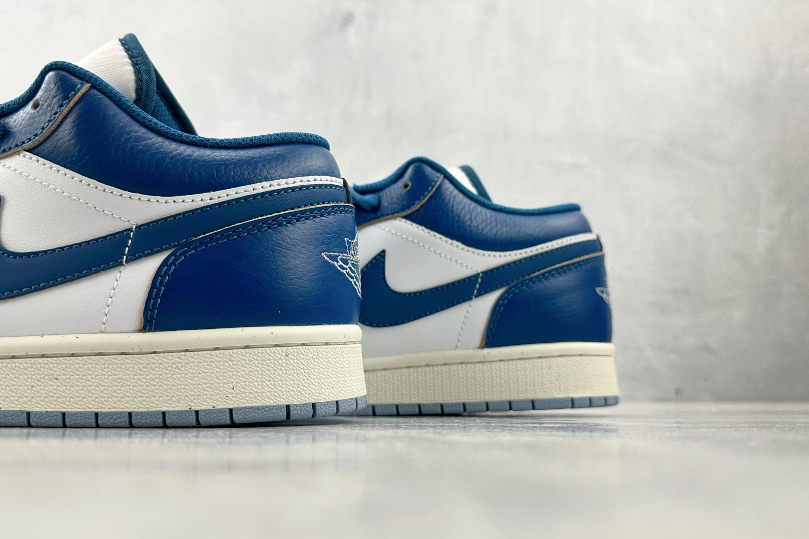 图片[8]-OT  打破市场垄断 顶级过验品质 一流品控免检产品 配色持续更新 原鞋开发 还原公司级 定位市场第一梯队 Jordan Air Jordan 1 low 蓝色 货号：FN5214-141 尺码：35.5 36 36.5 37.5 38 38.5 39 40 40.5 41 42 42.5 43 44 44.5 45 46-选品中心