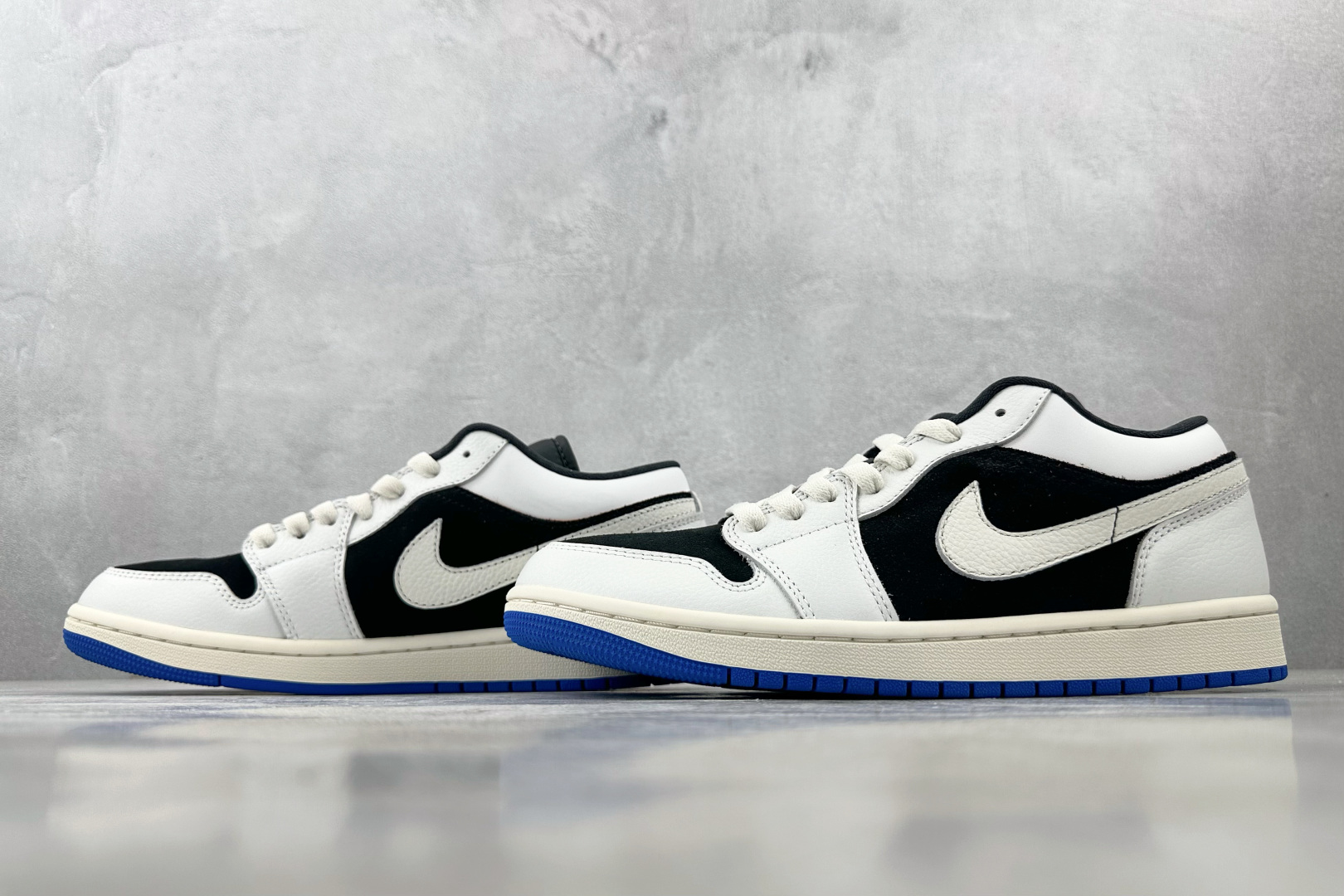 210 Jordan Air Jordan 1 low 黑白 HQ0764-001